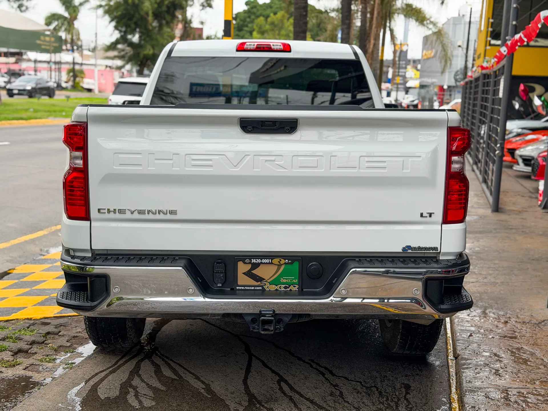 Car image 8