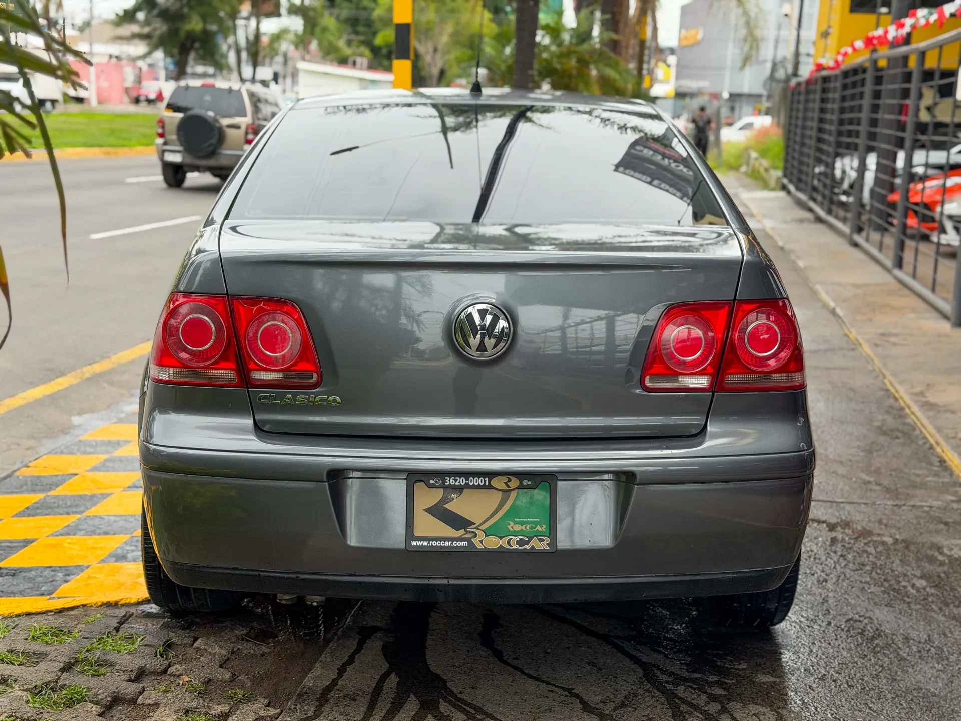 Car image 8
