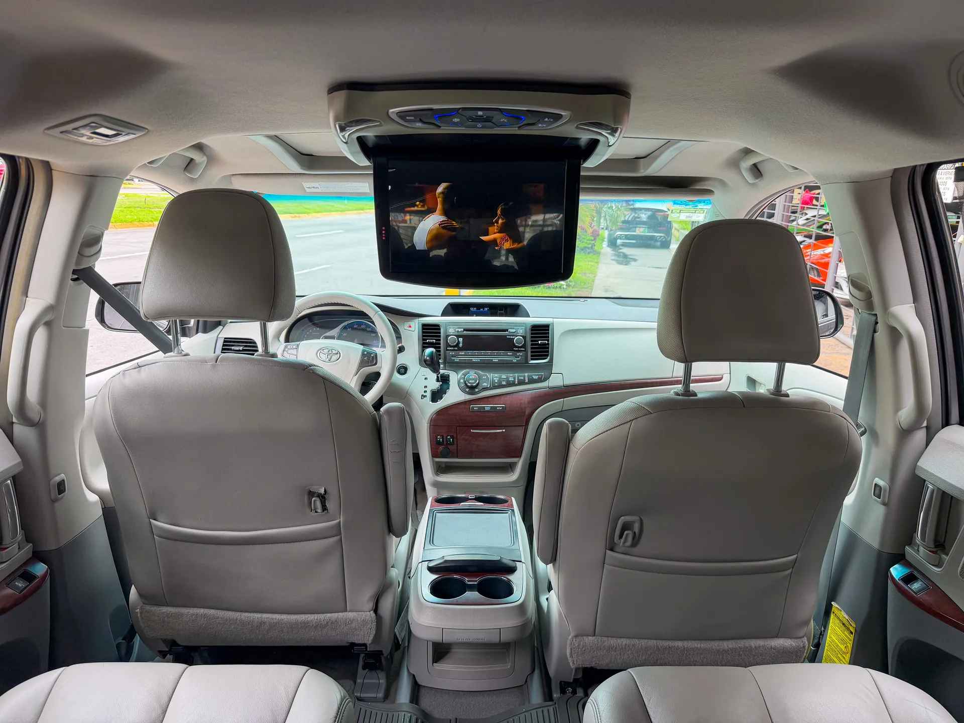 Car image 22