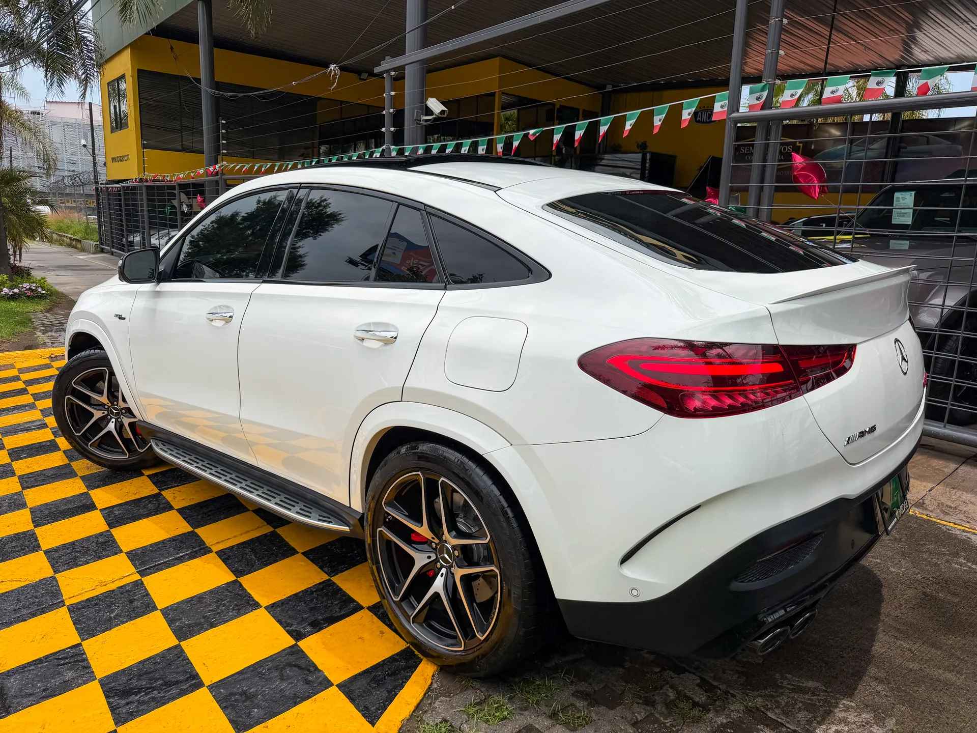 Car image 6