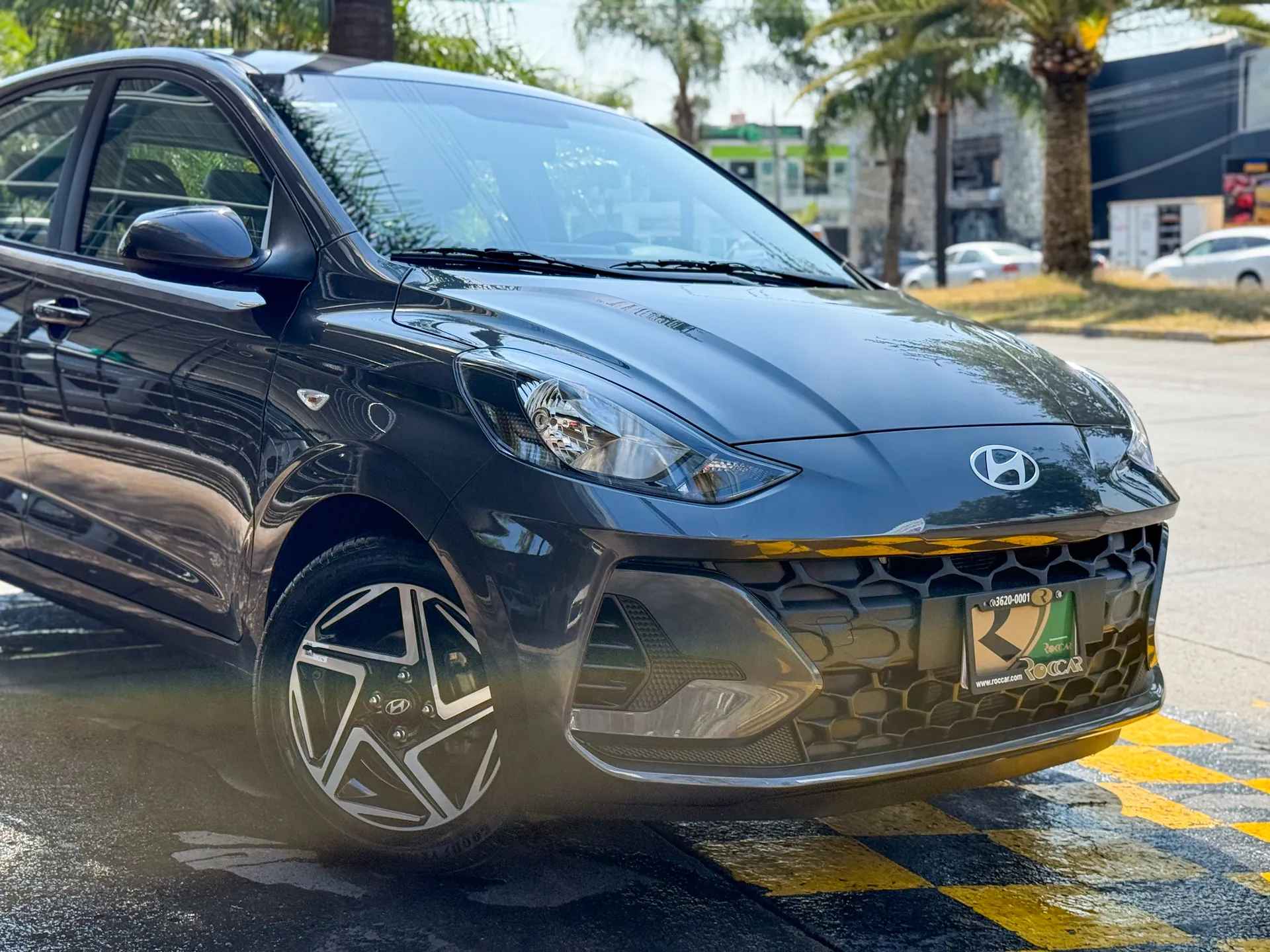 Car image 5