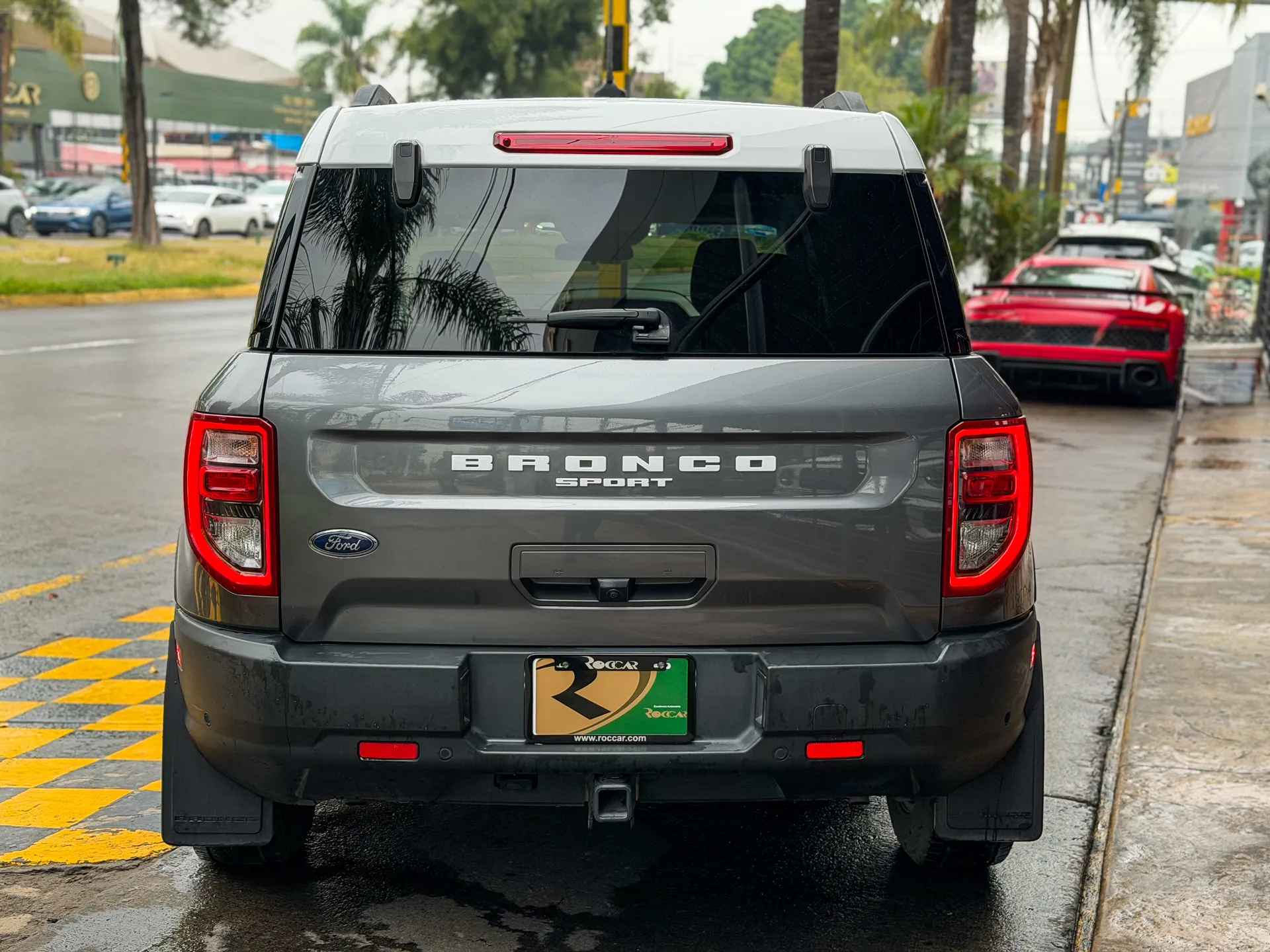 Car image 9