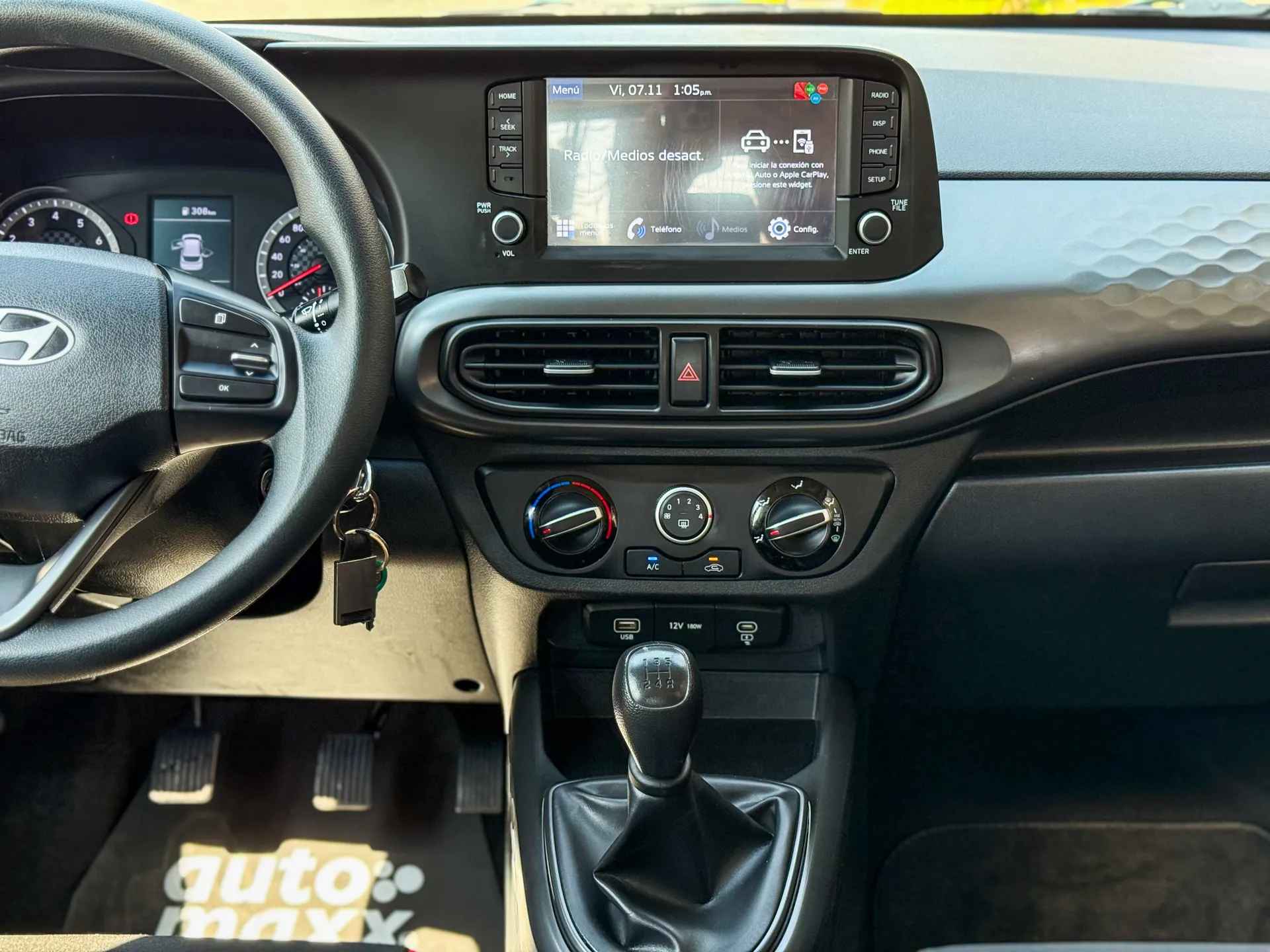 Car image 15