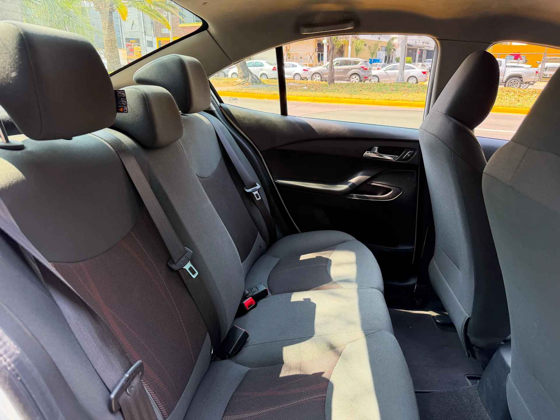 Car image 16