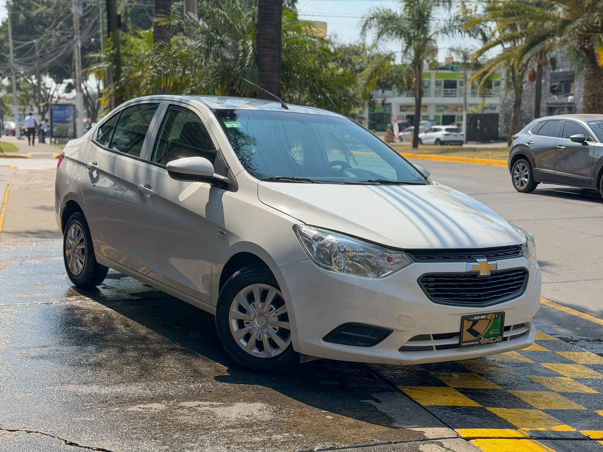 Car image 4