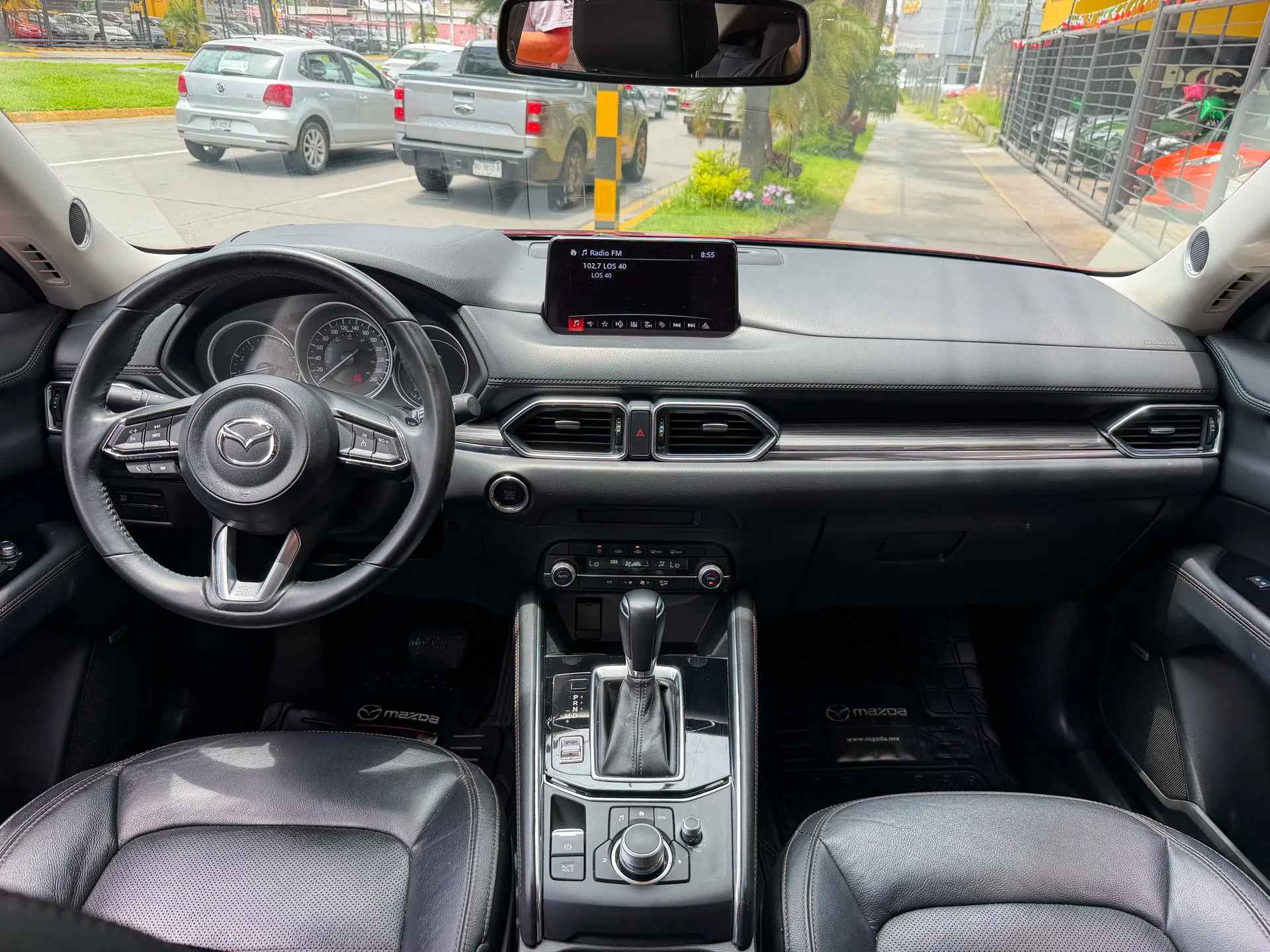 Car image 10