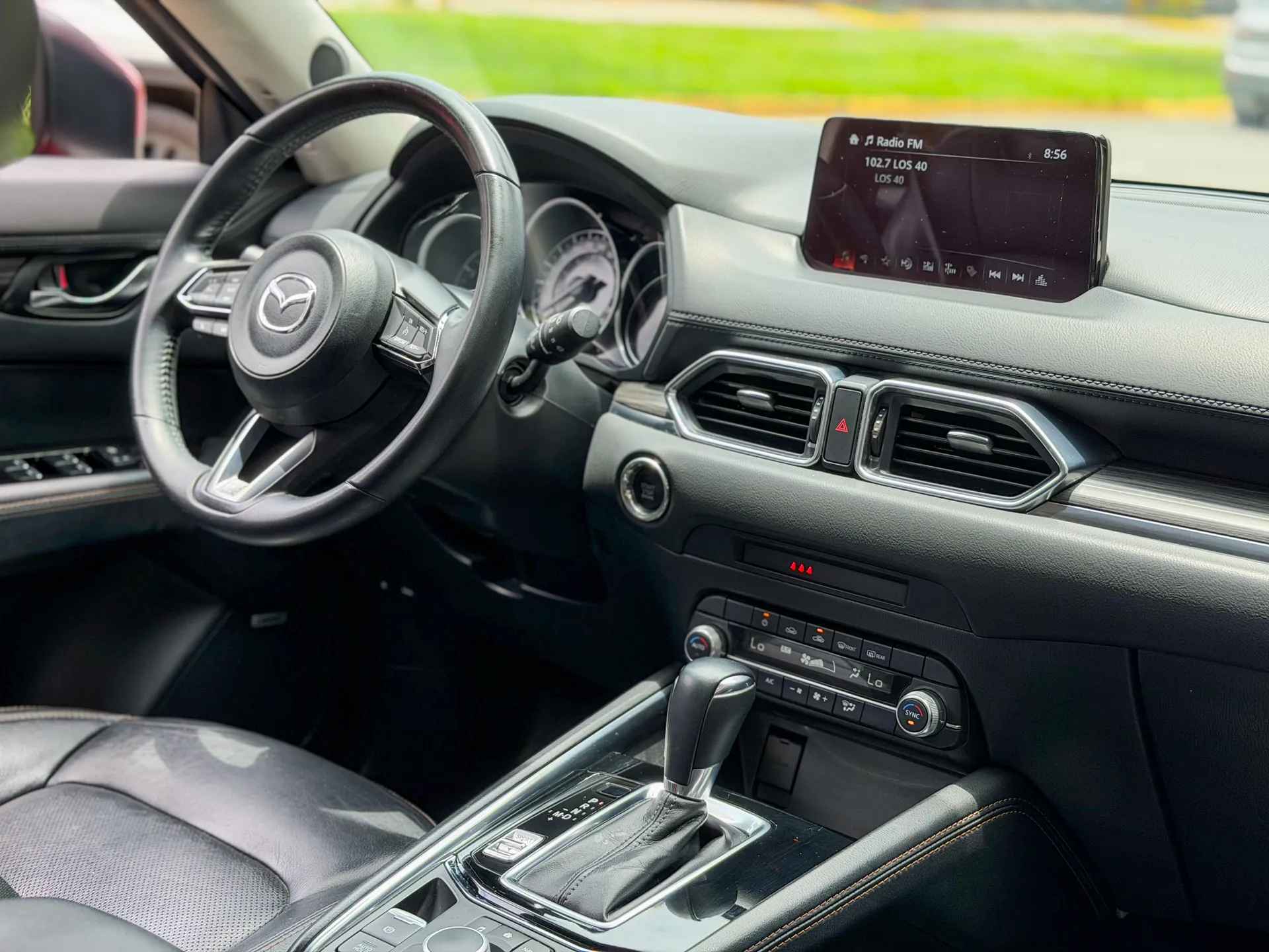 Car image 16