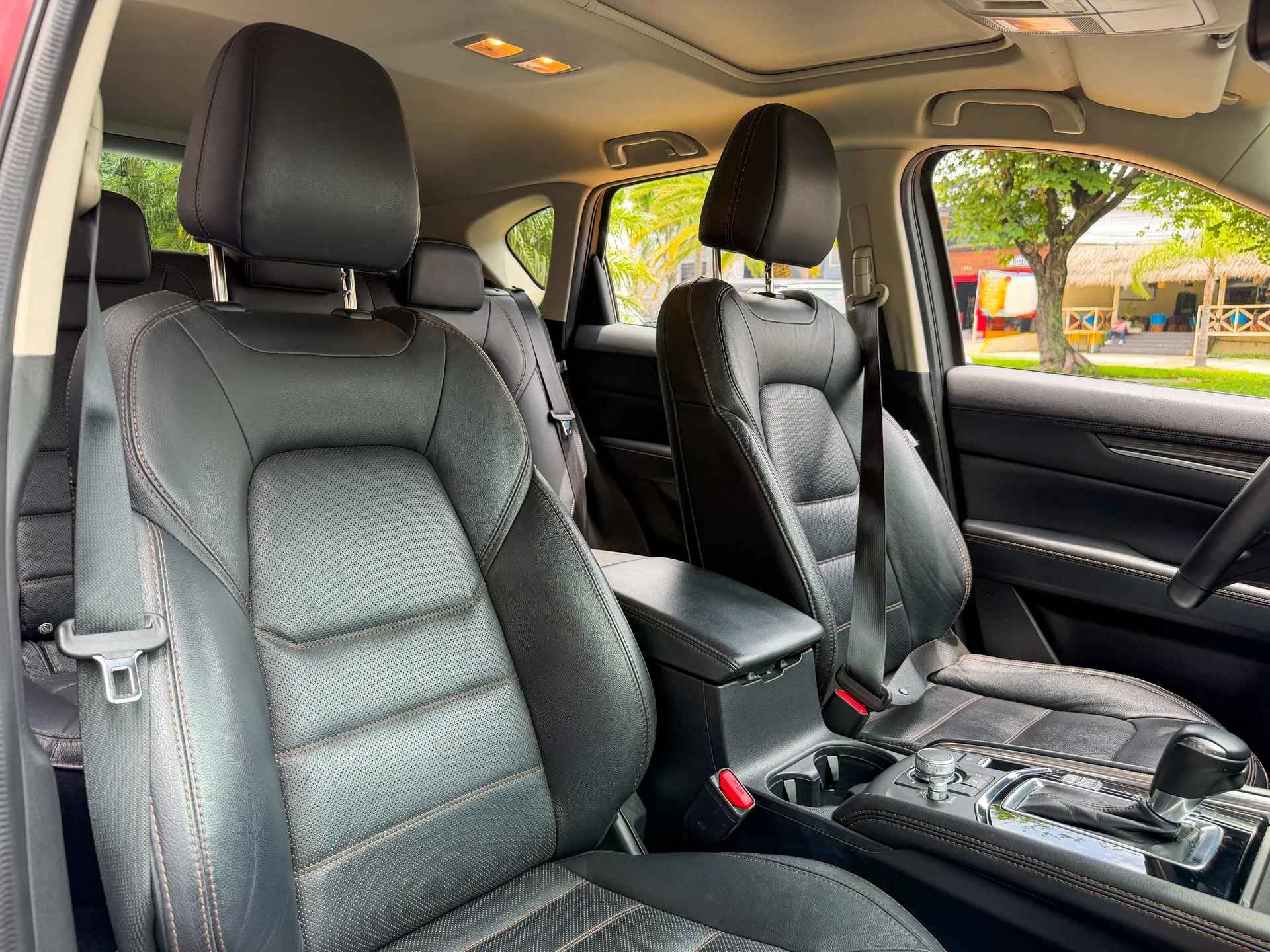 Car image 17