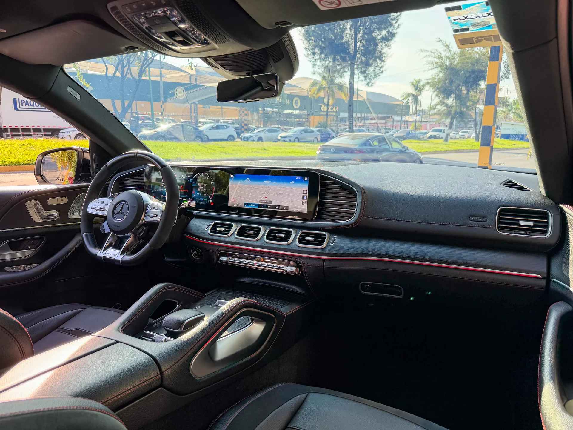 Car image 14