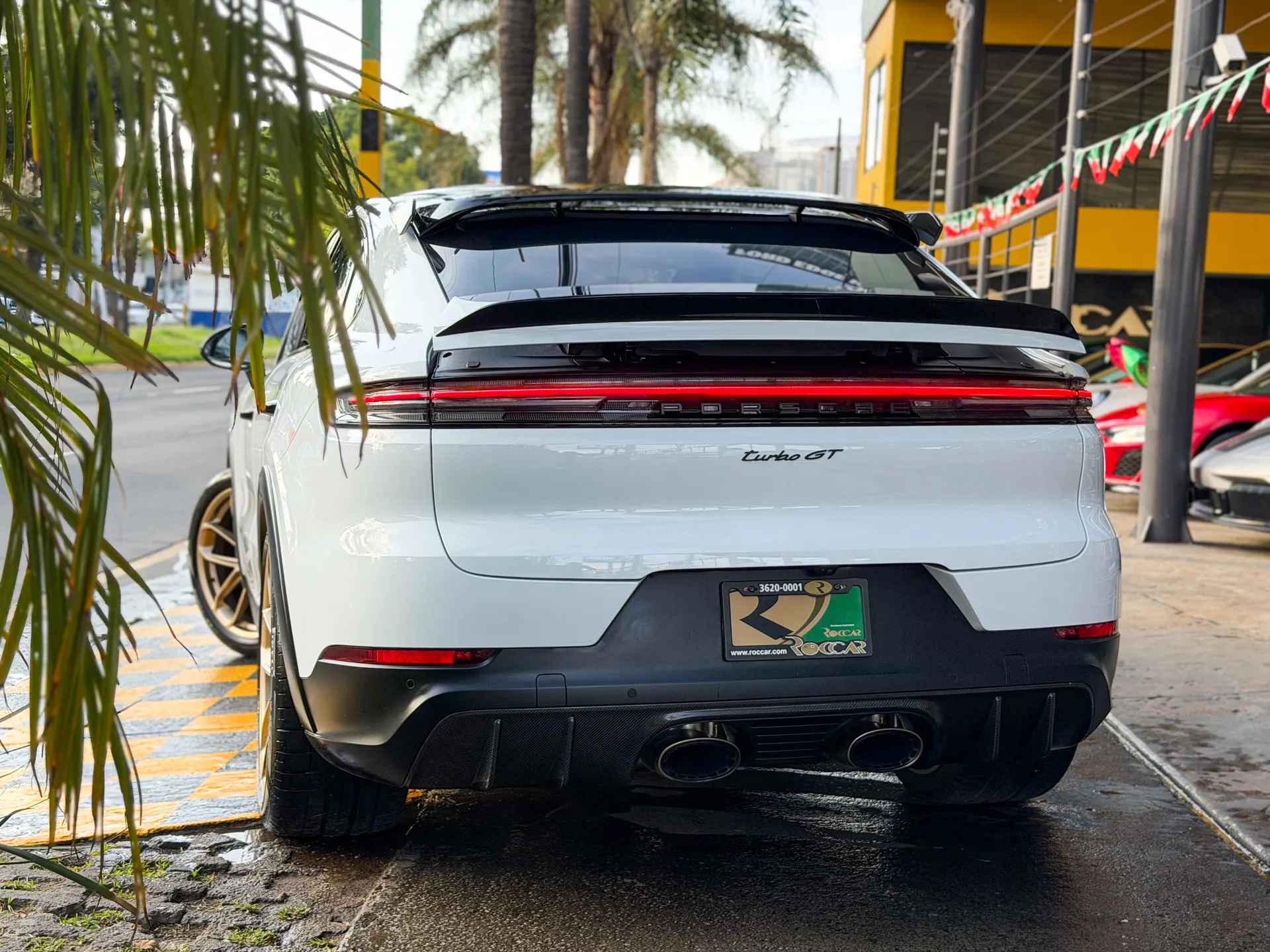 Car image 9