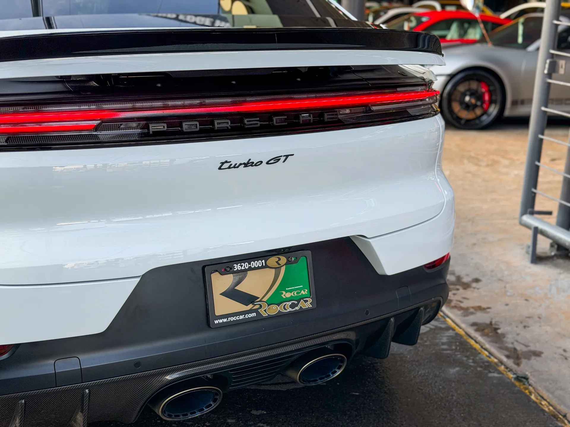 Car image 10