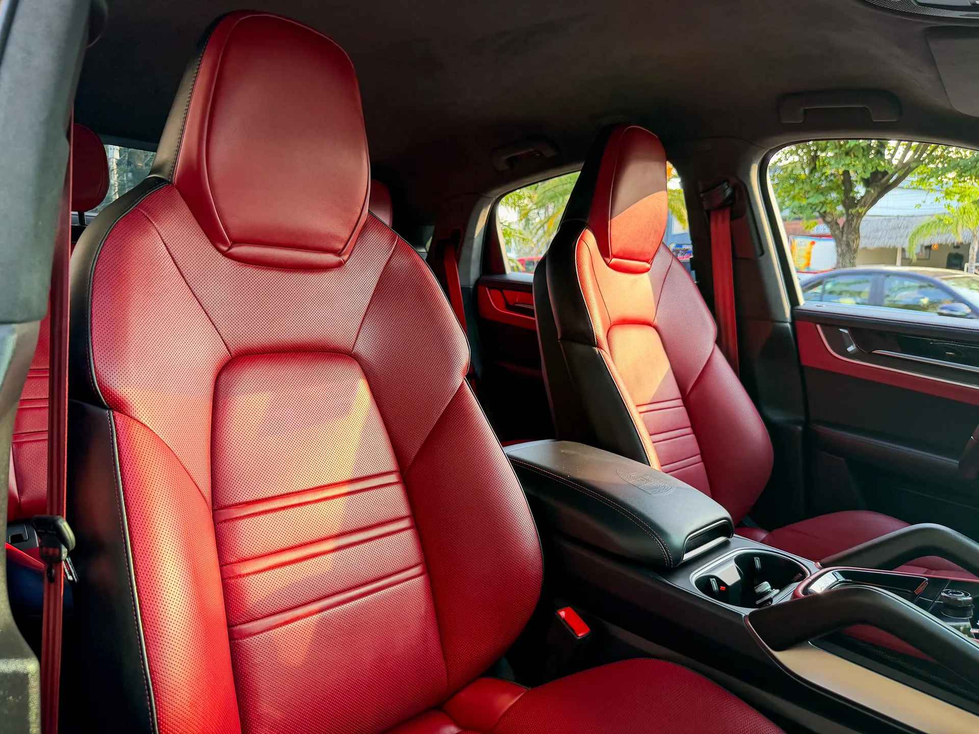 Car image 22