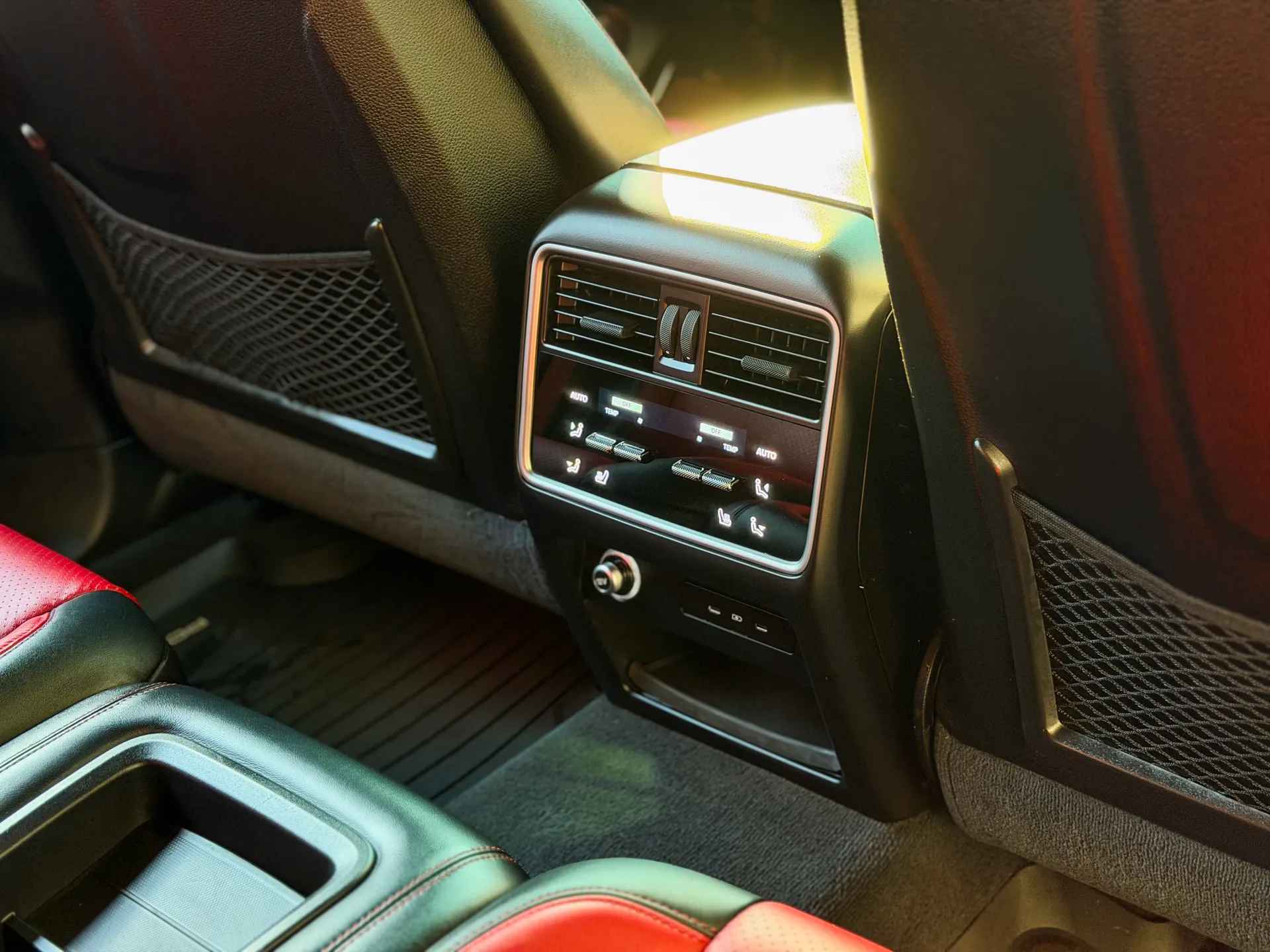 Car image 25