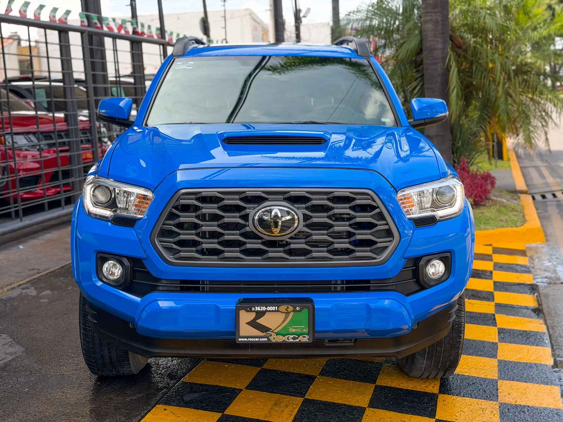 Car image 3
