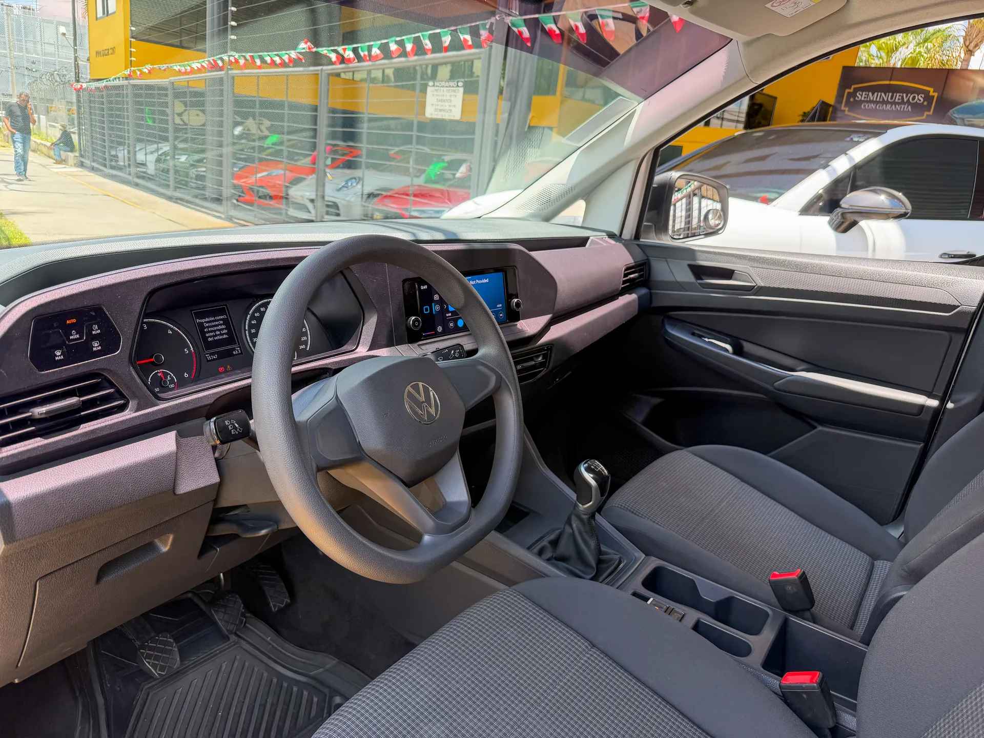 Car image 9