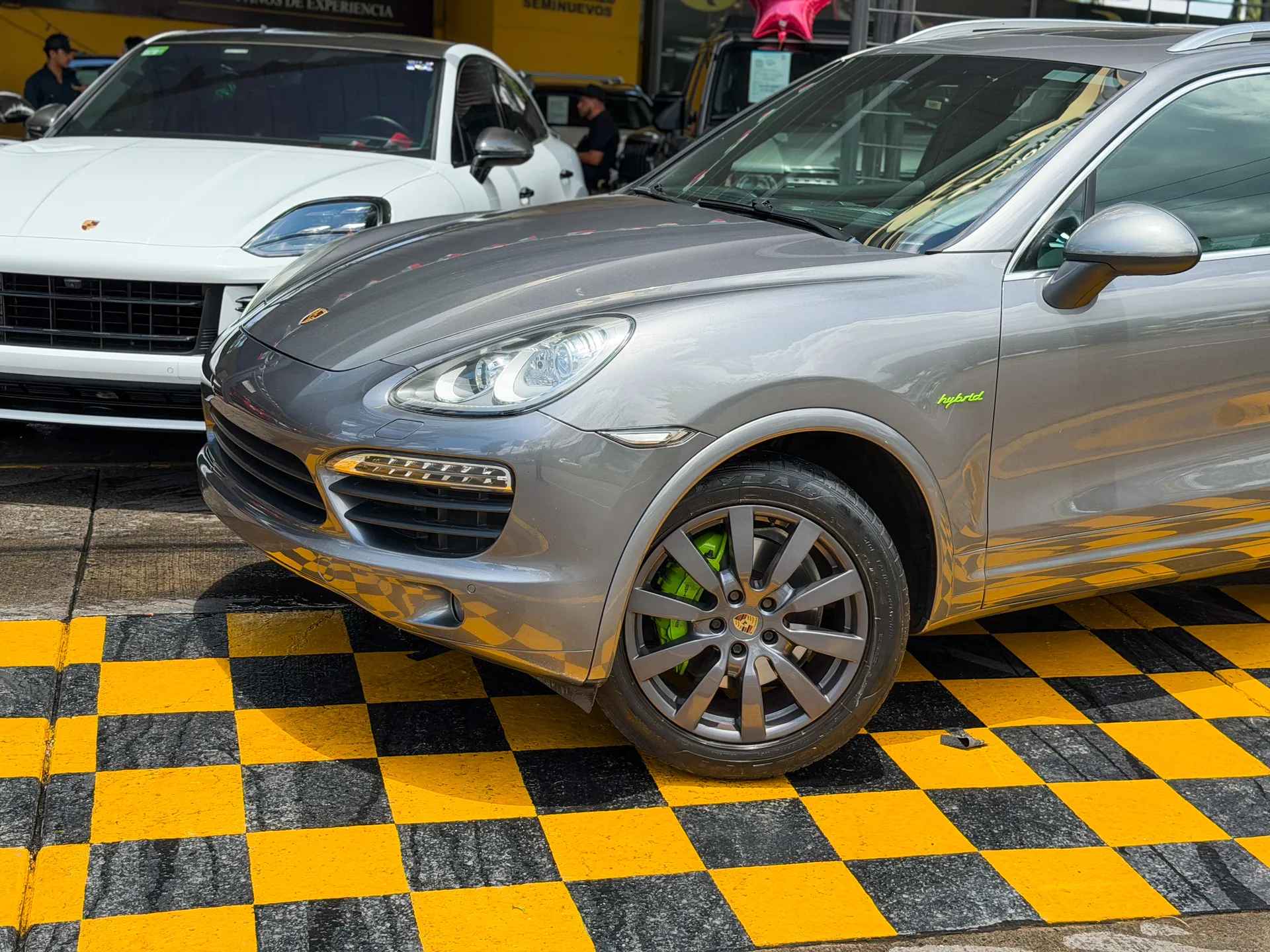 Car image 2