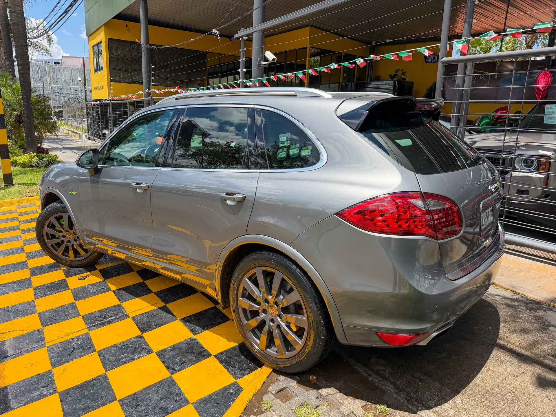 Car image 6