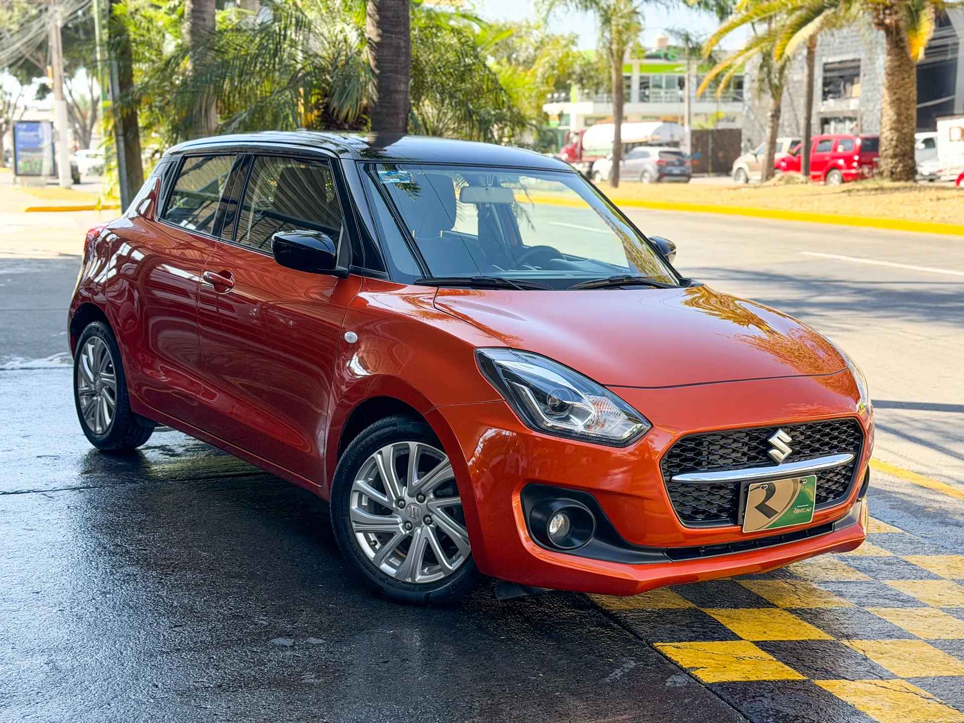 Car image 4