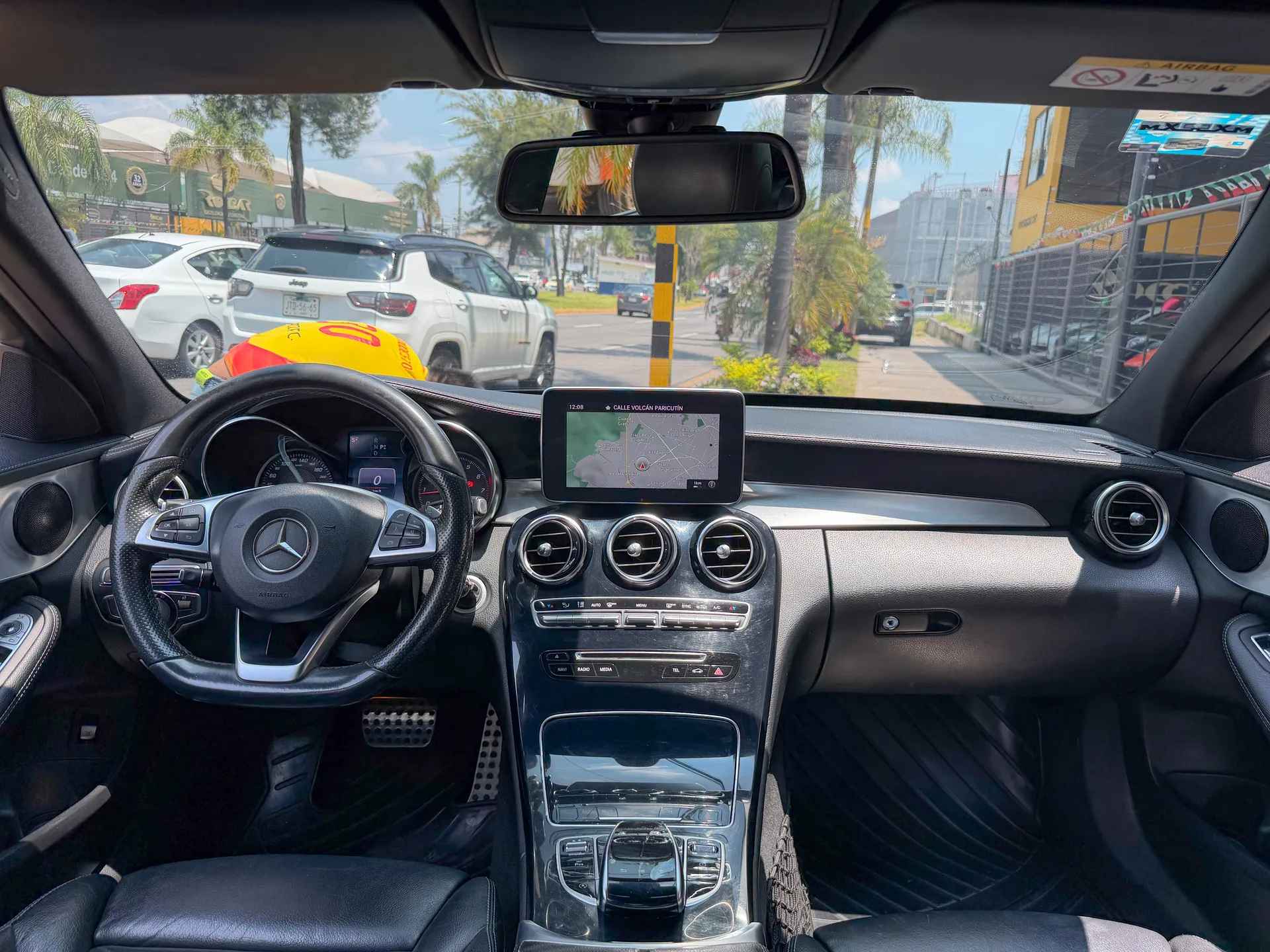 Car image 9