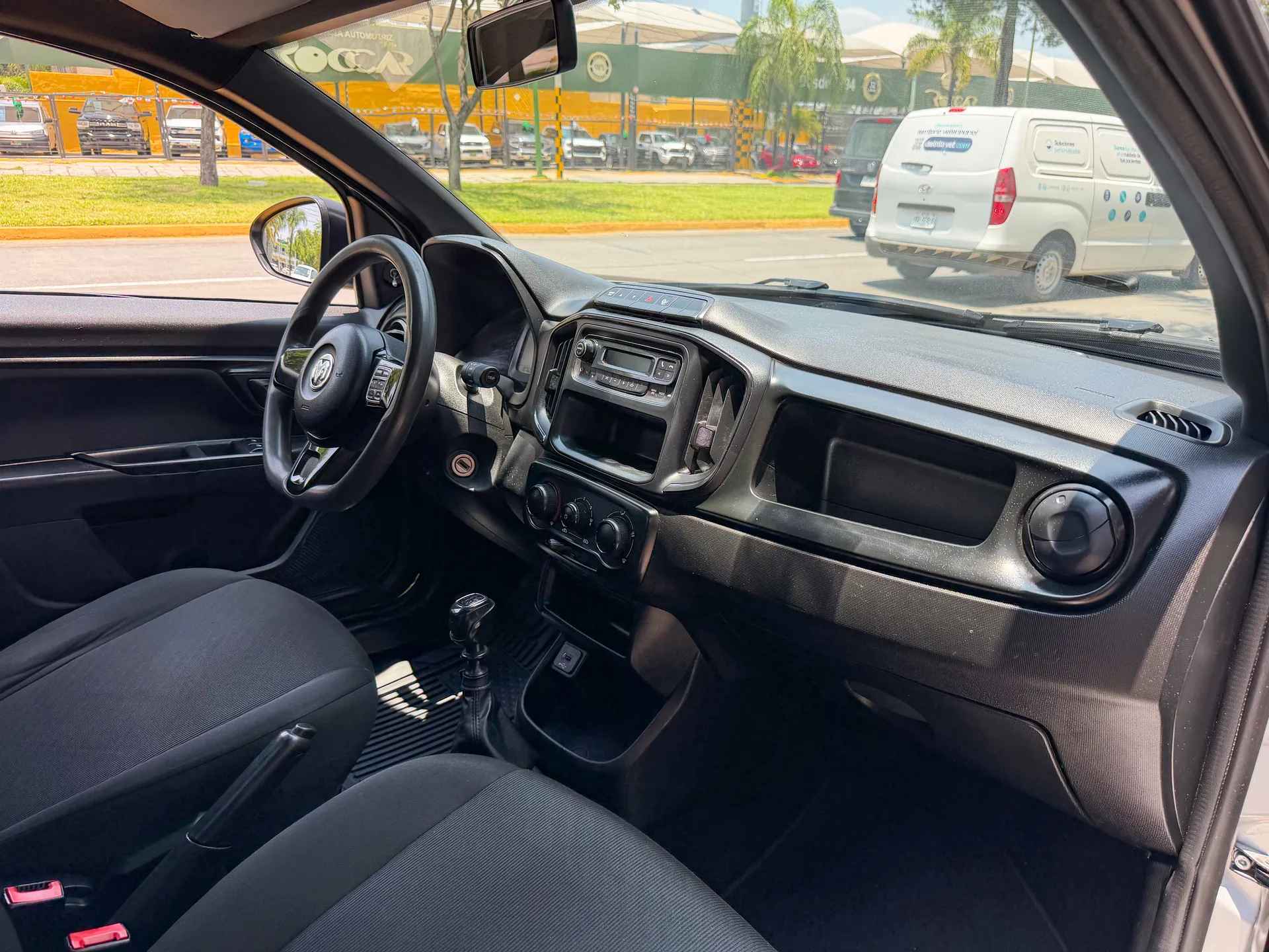 Car image 11