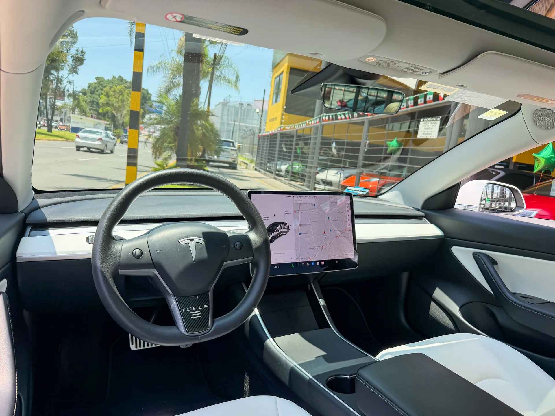 Car image 9
