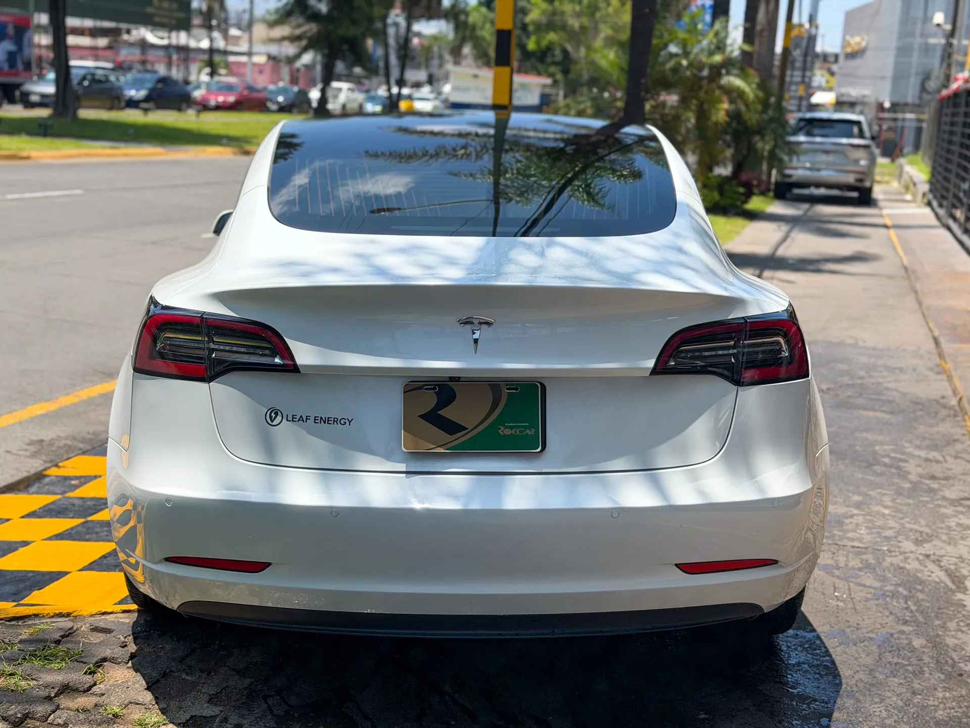 Car image 8