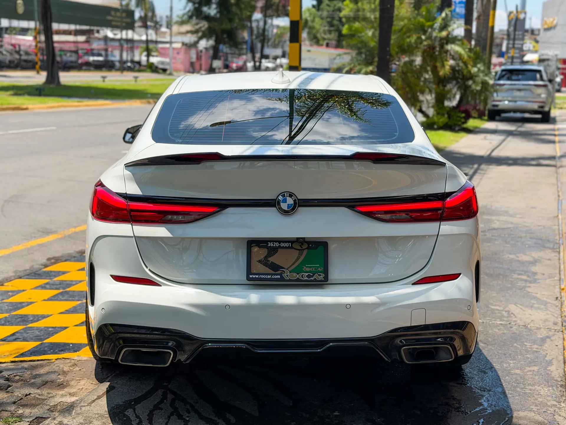 Car image 8