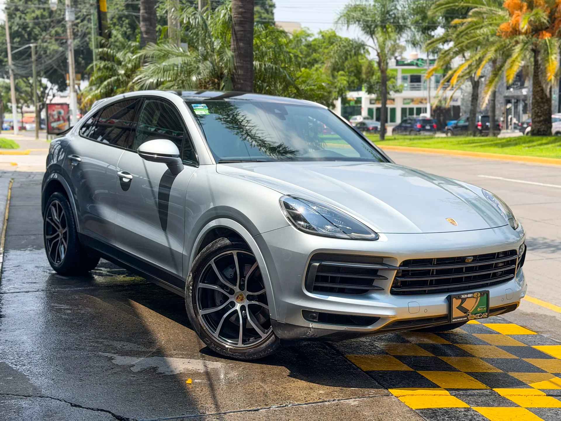 Car image 4