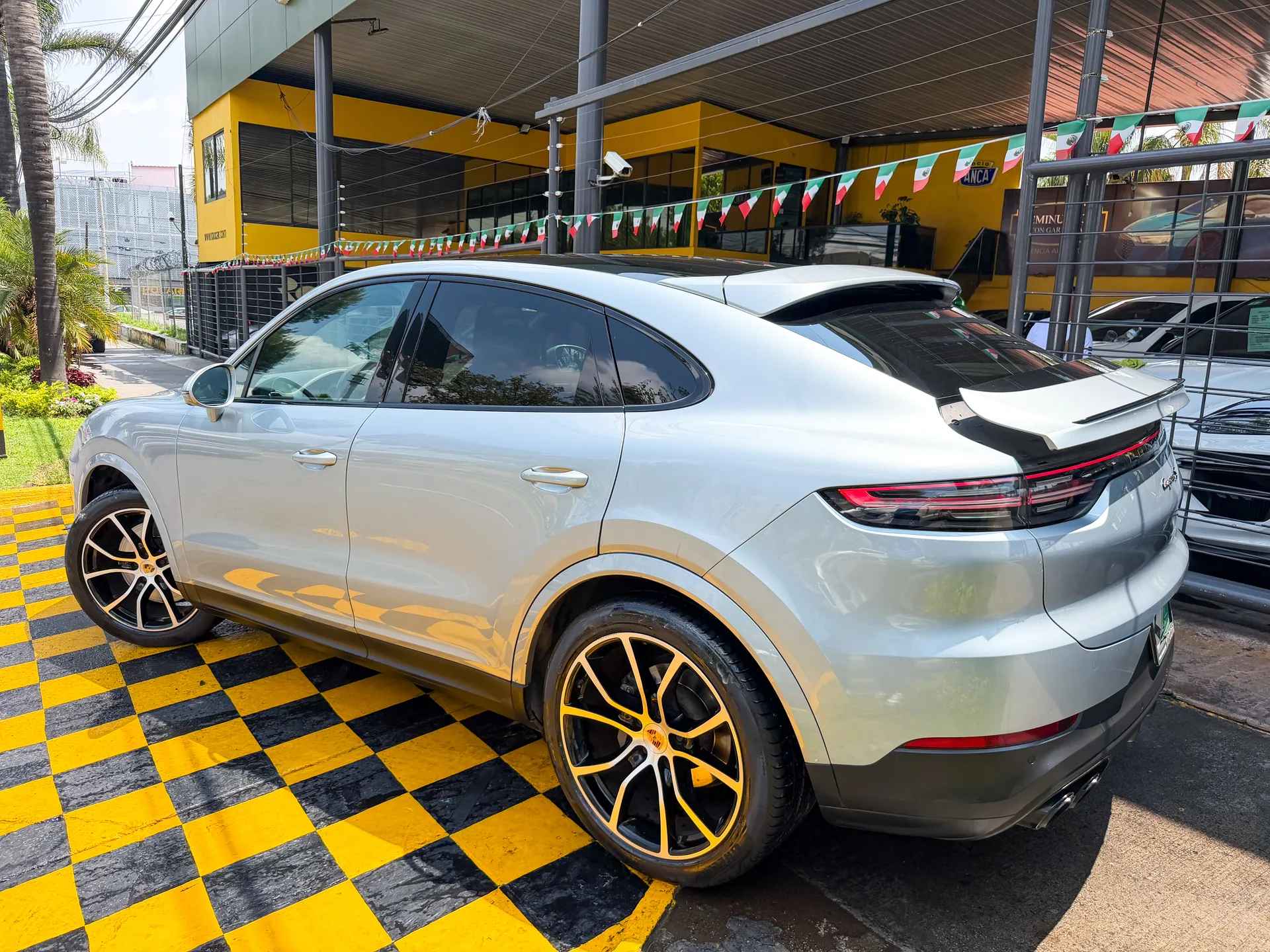 Car image 6