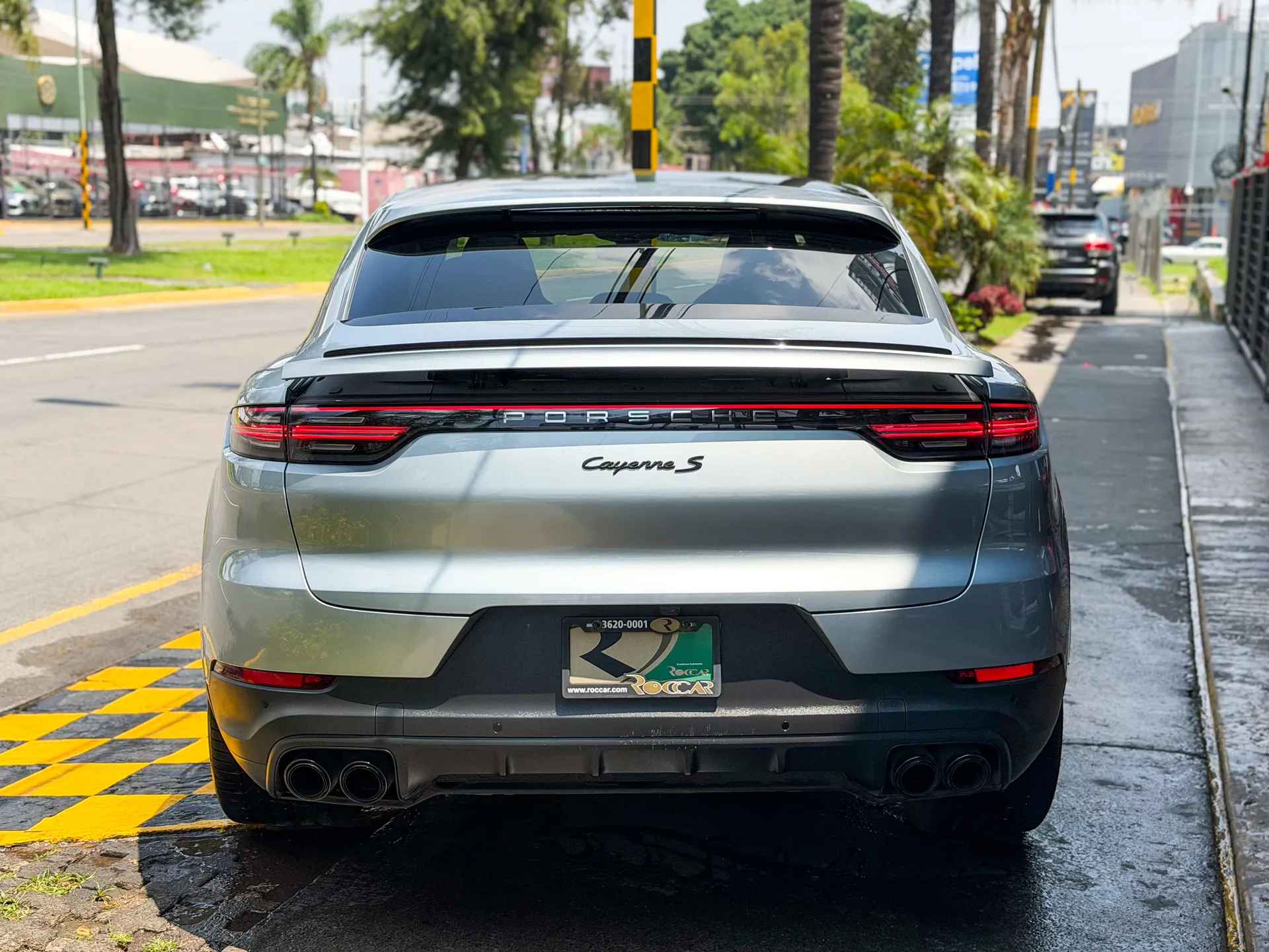 Car image 8