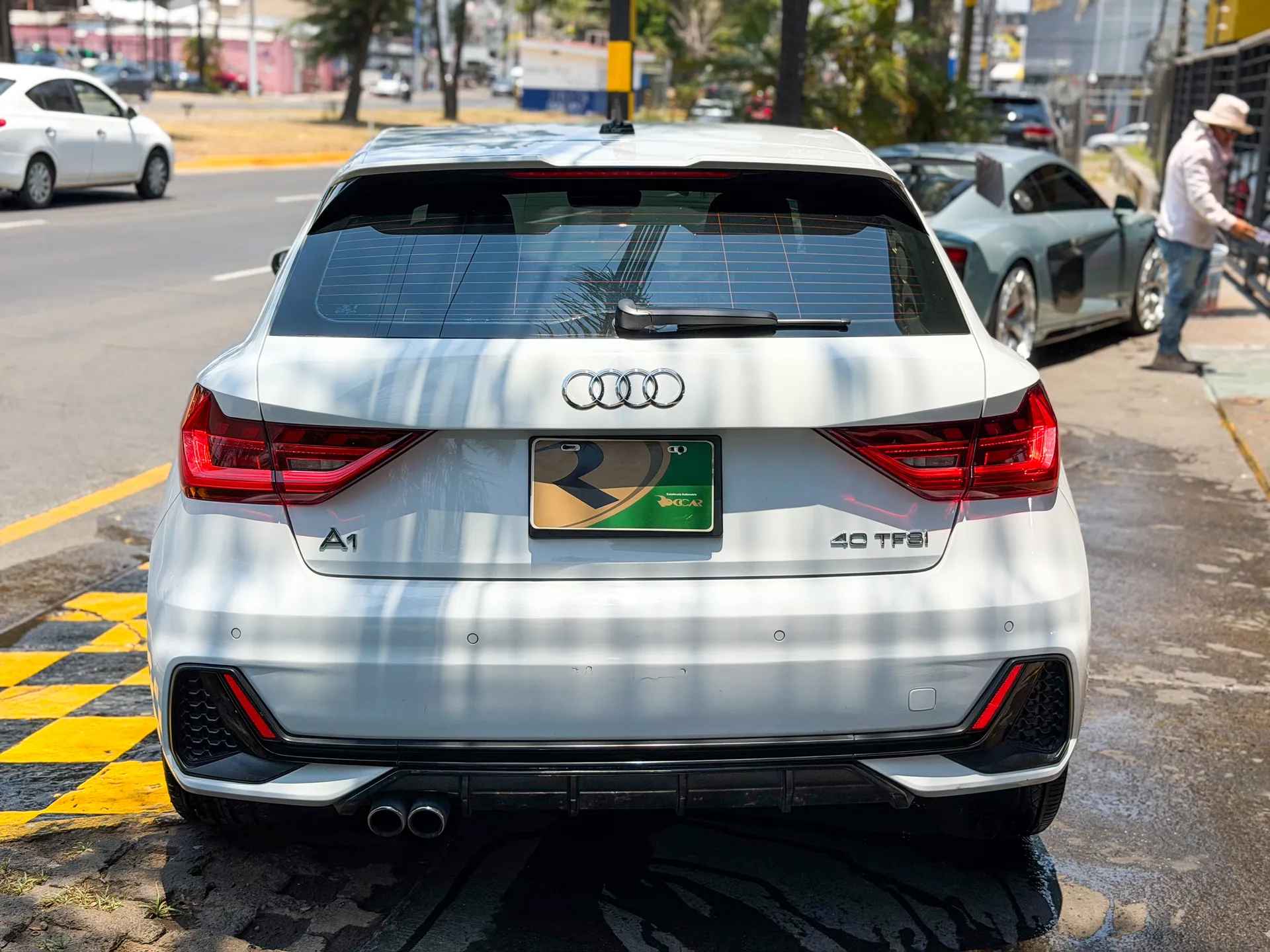 Car image 8