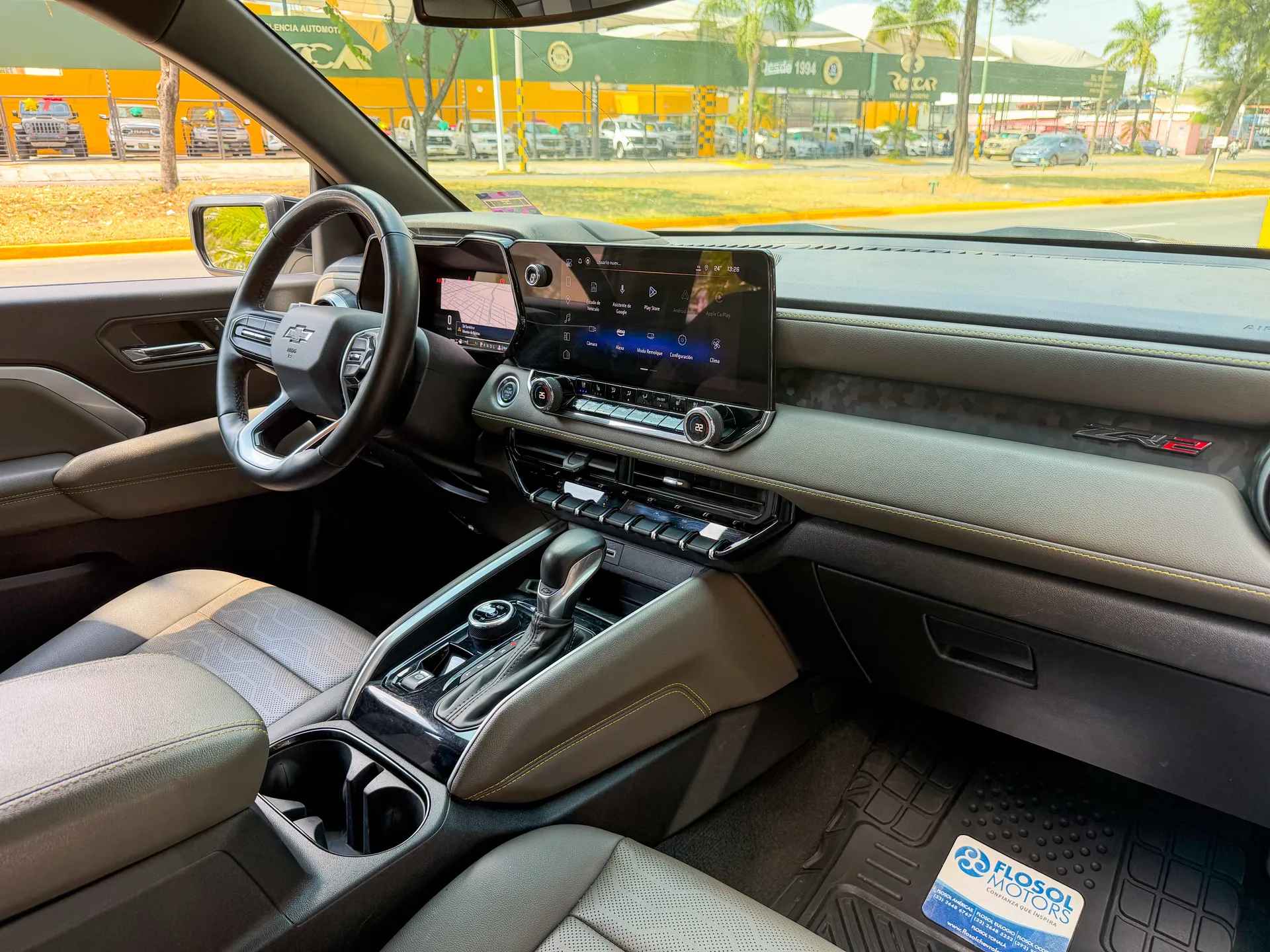 Car image 15