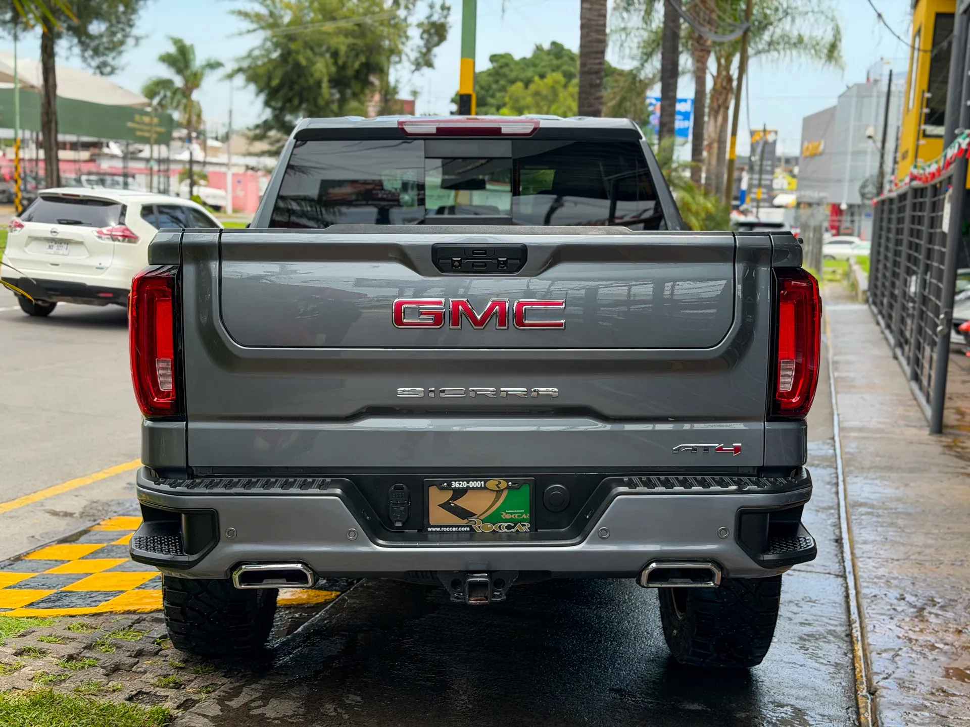 Car image 8