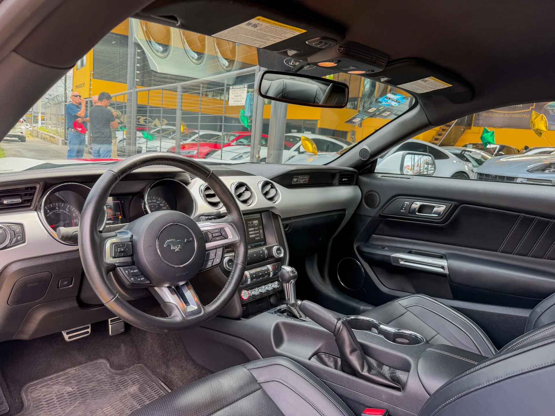 Car image 17