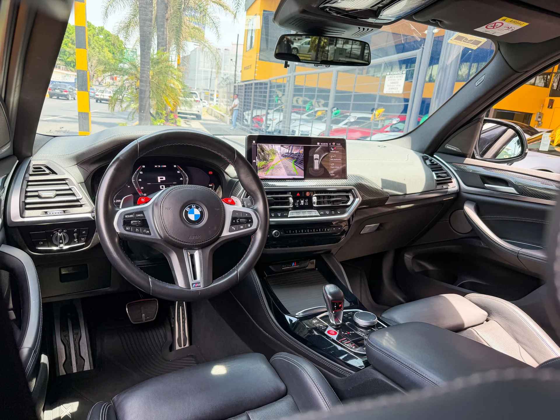Car image 9