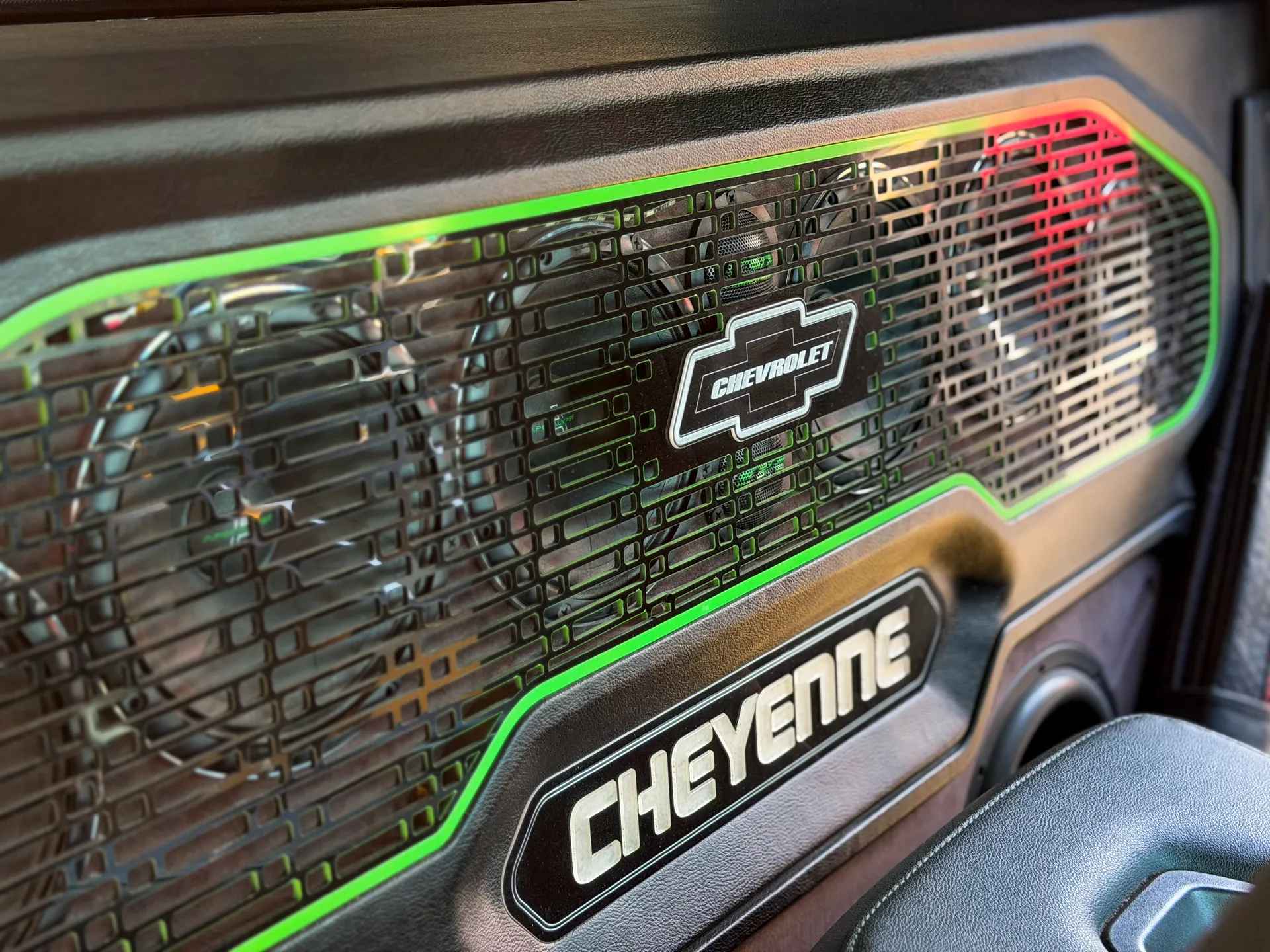 Car image 16
