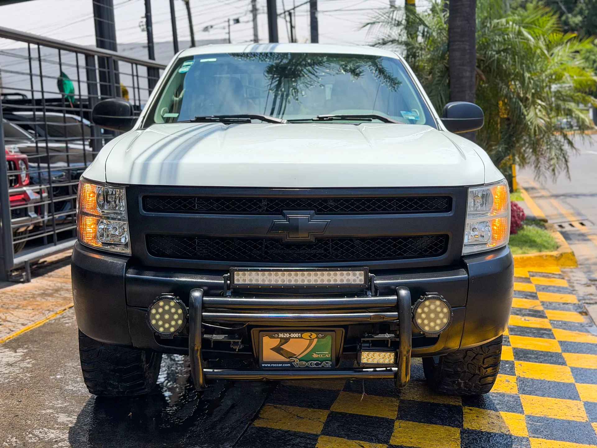 Car image 3