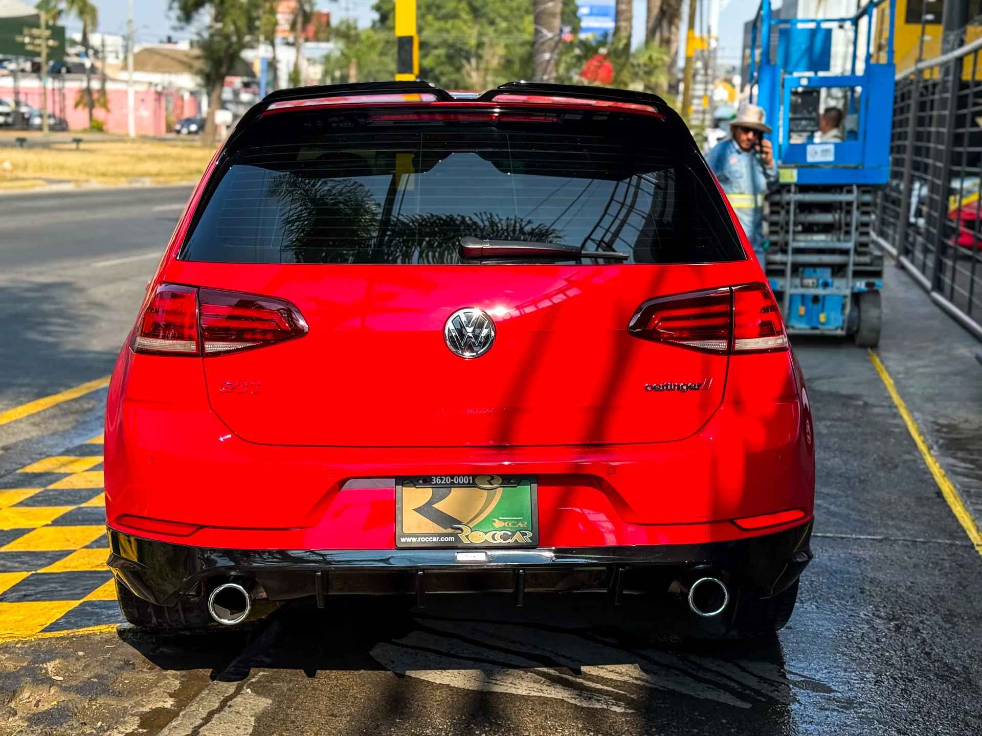 Car image 8