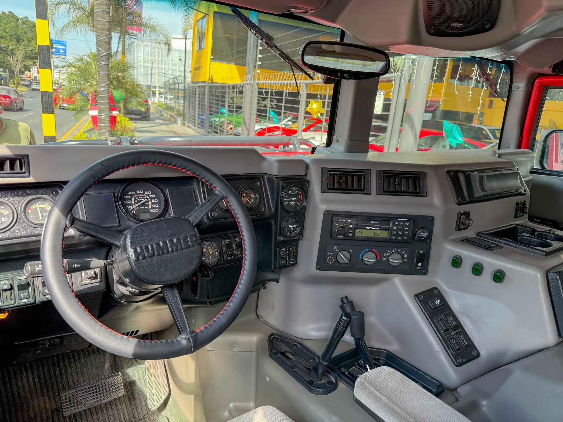 Car image 15