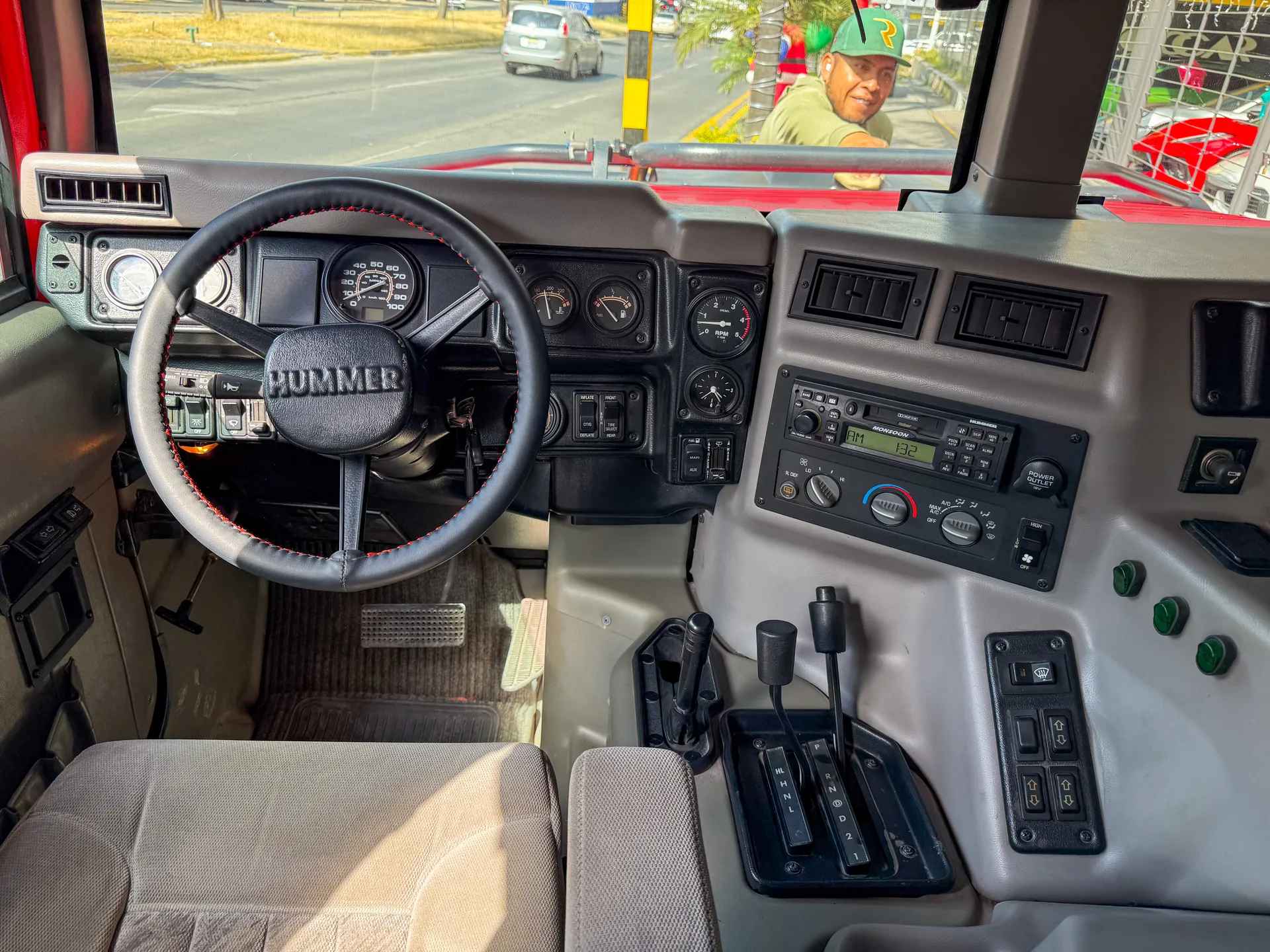 Car image 18