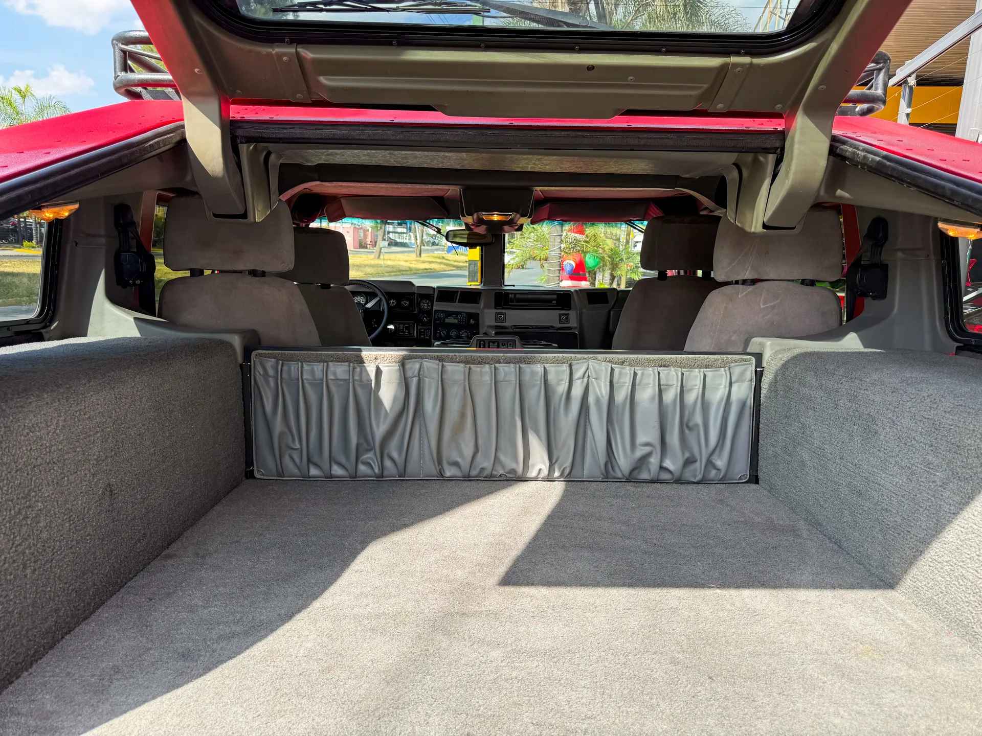 Car image 26
