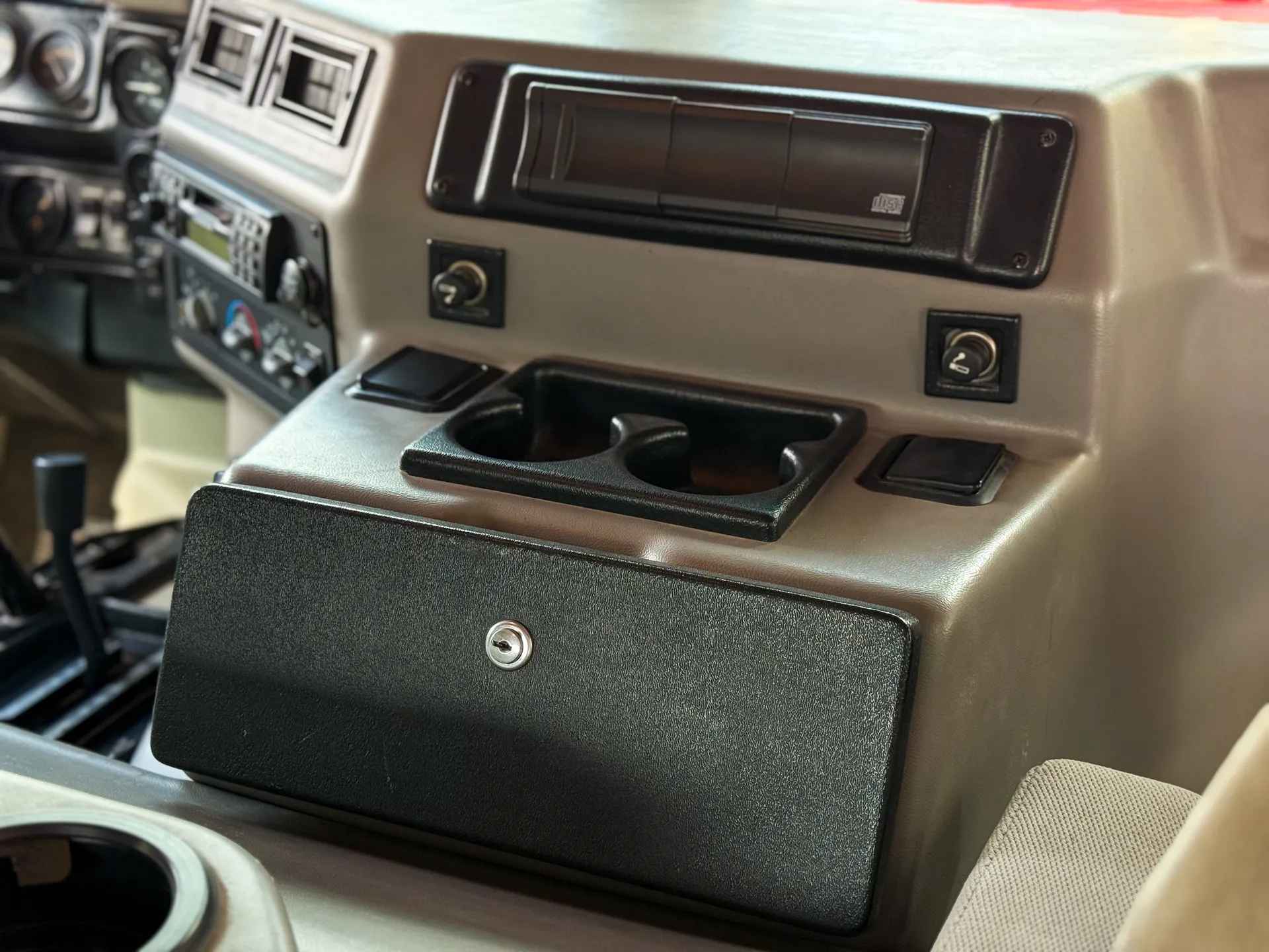 Car image 28