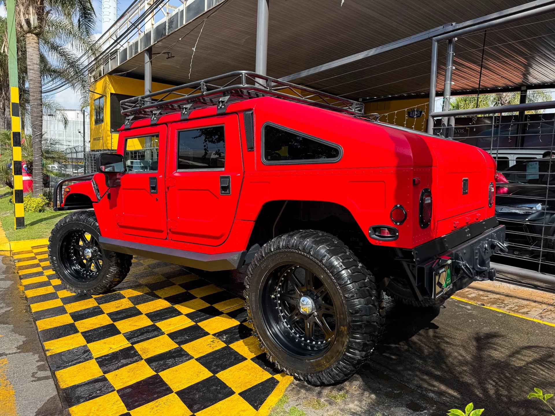 Car image 10