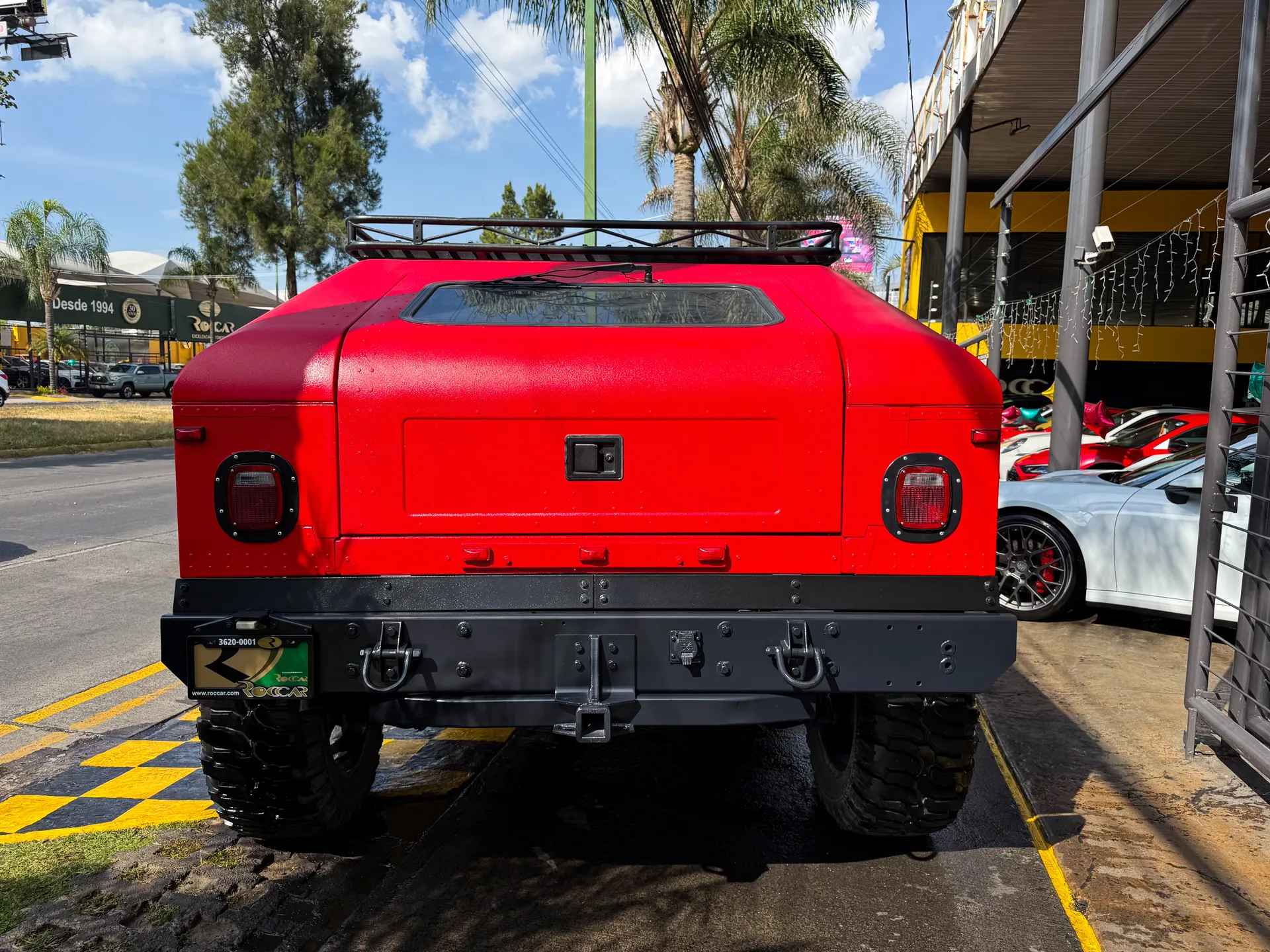Car image 14