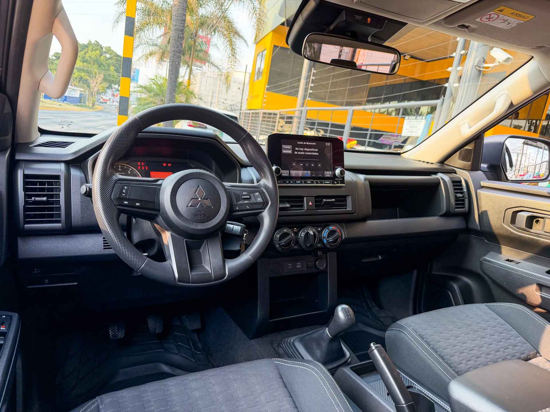 Car image 9