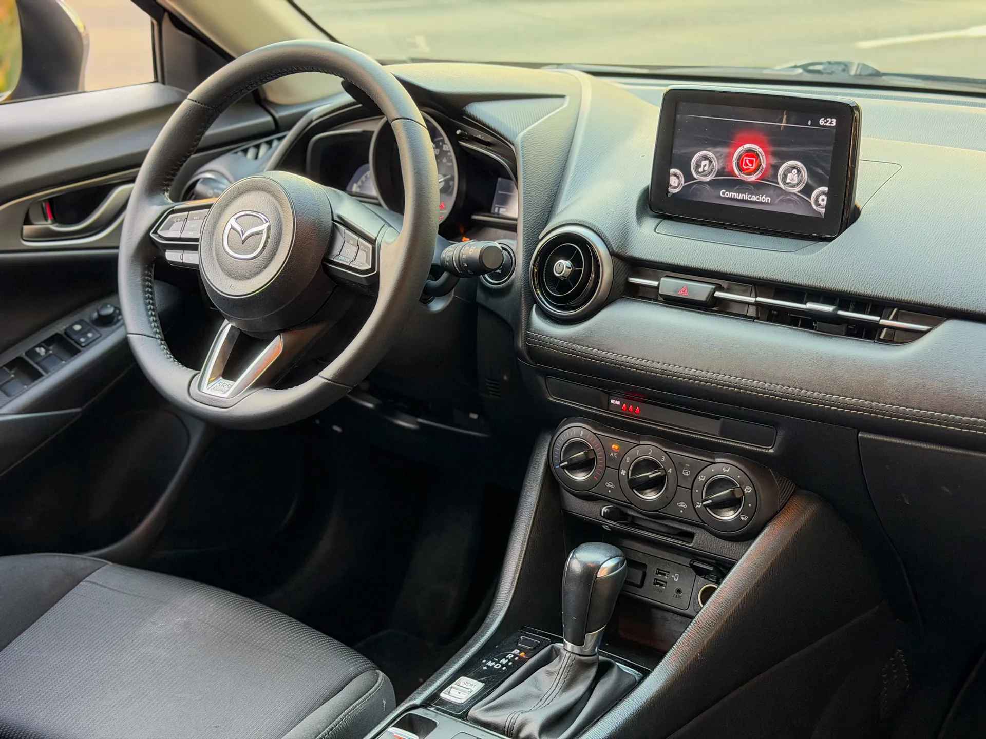 Car image 14