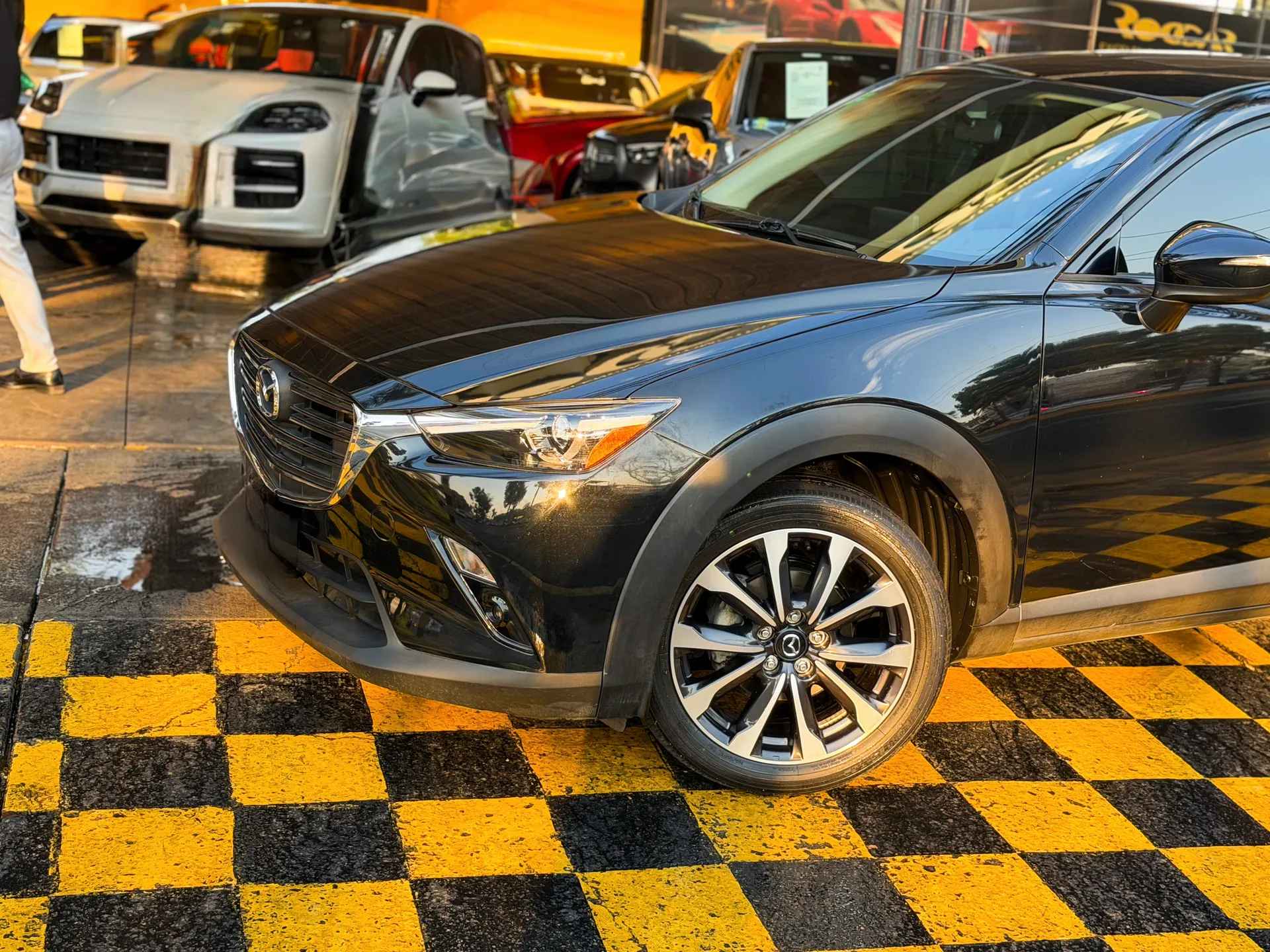 Car image 2