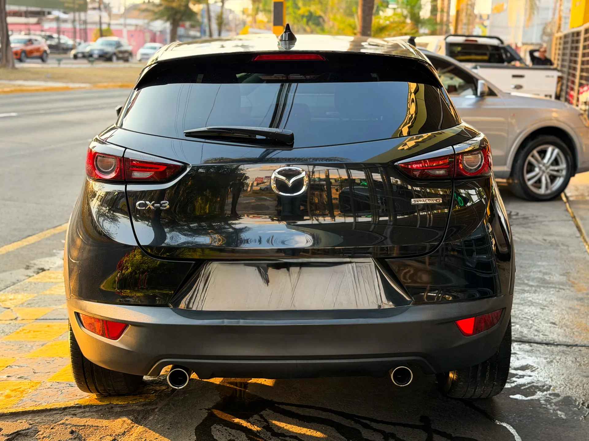 Car image 8