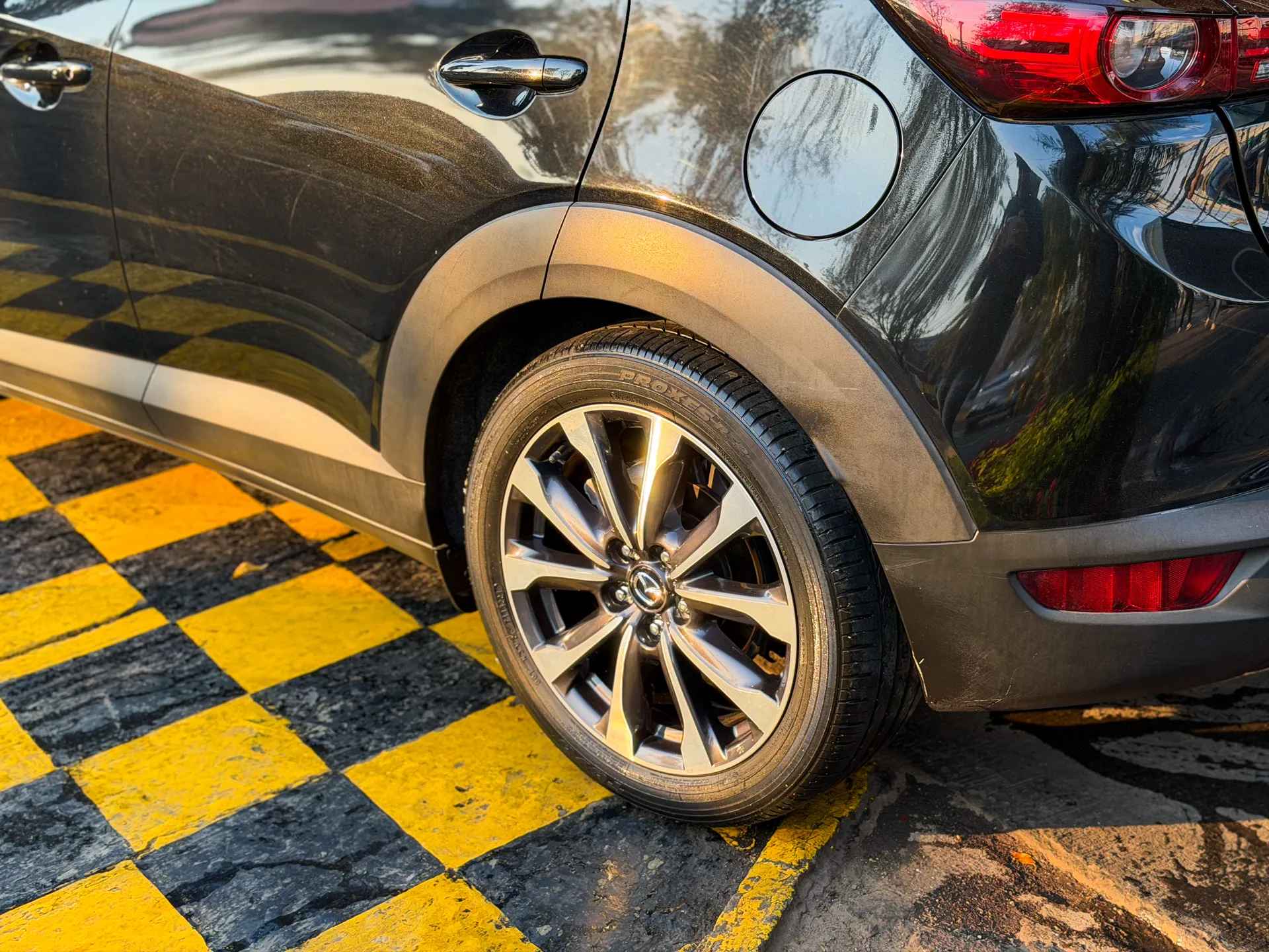 Car image 7
