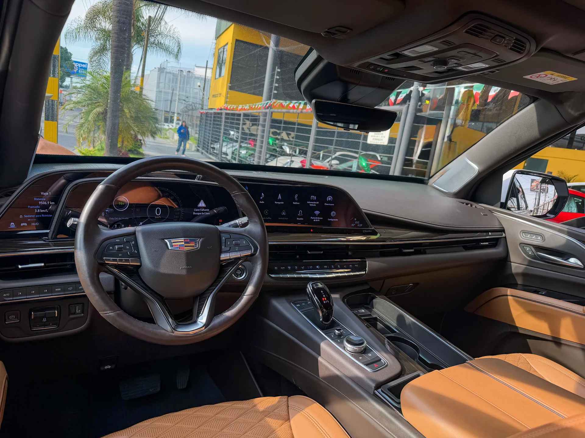 Car image 9